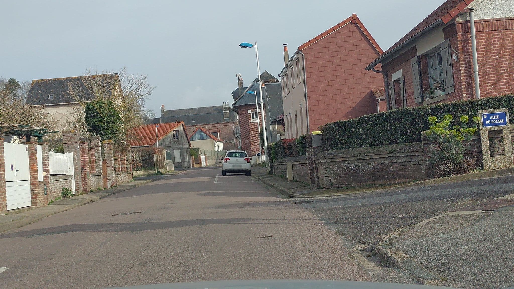 Street view near Maison Floréal, Criel-sur-Mer — © didier2020 (CC BY-SA · Mapillary)