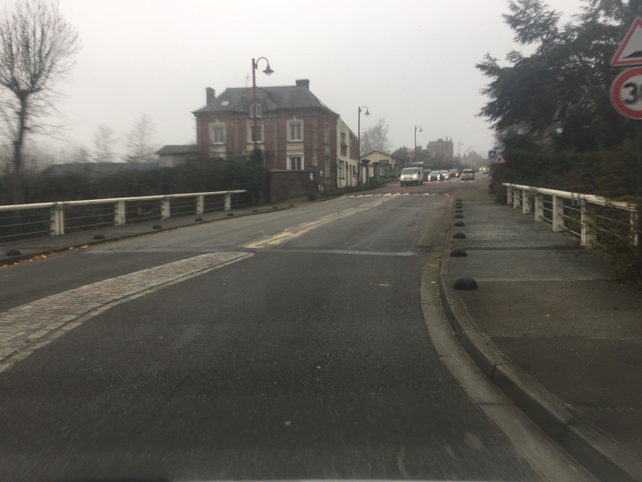 Street view near Camping Caravaning Ste Claire, Neufchâtel-en-Bray — © raymond (CC BY-SA · Mapillary)