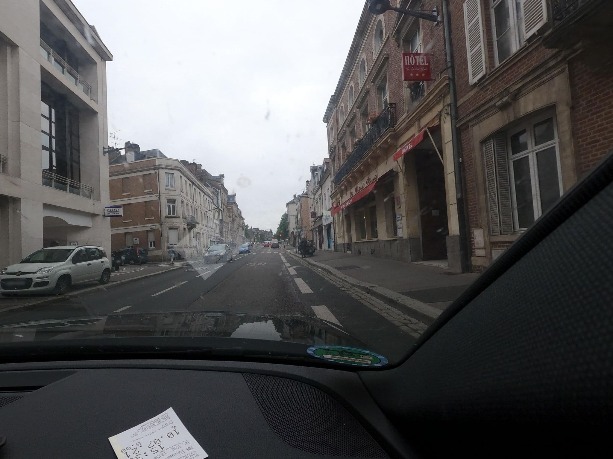 Street view near Relais O16, Amiens — © saschahaberkorn (CC BY-SA · Mapillary)