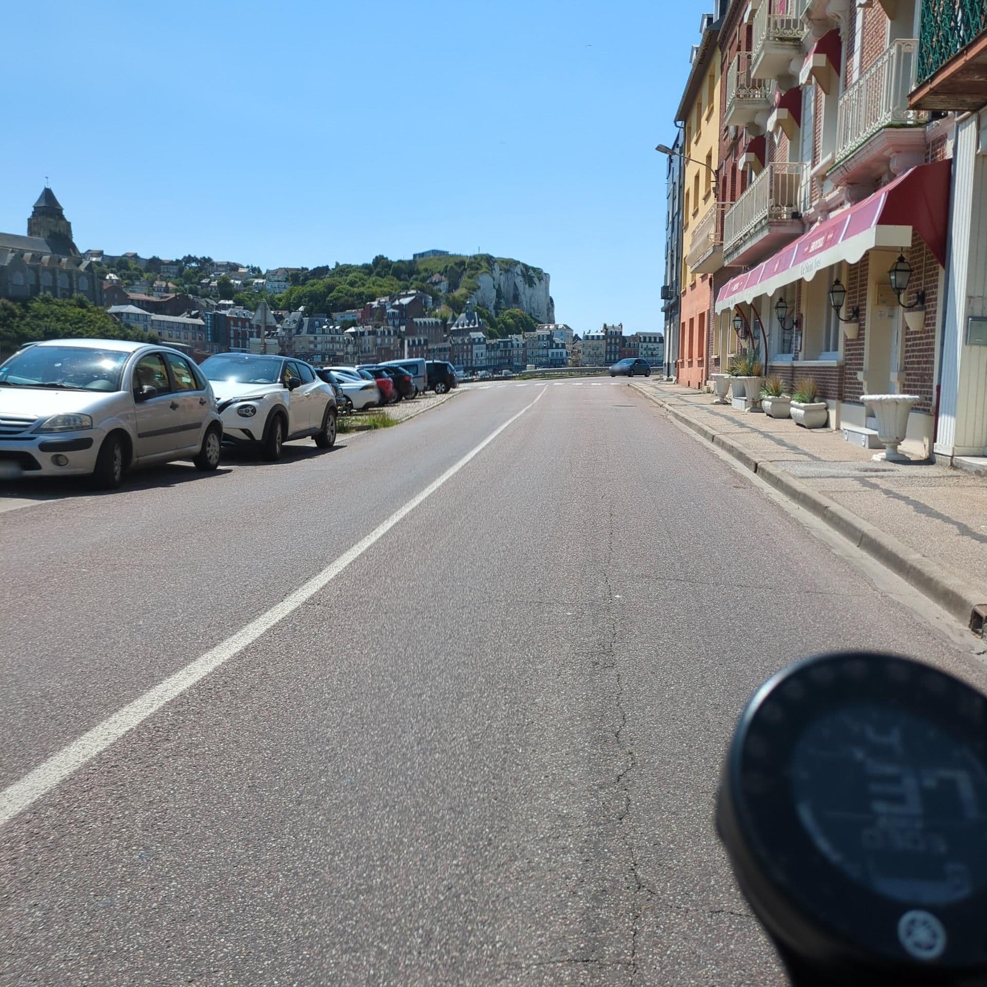 Street view near The Originals Boutique, Hôtel La Villa Marine, Le Tréport, Le Tréport — © didier2020 (CC BY-SA · Mapillary)