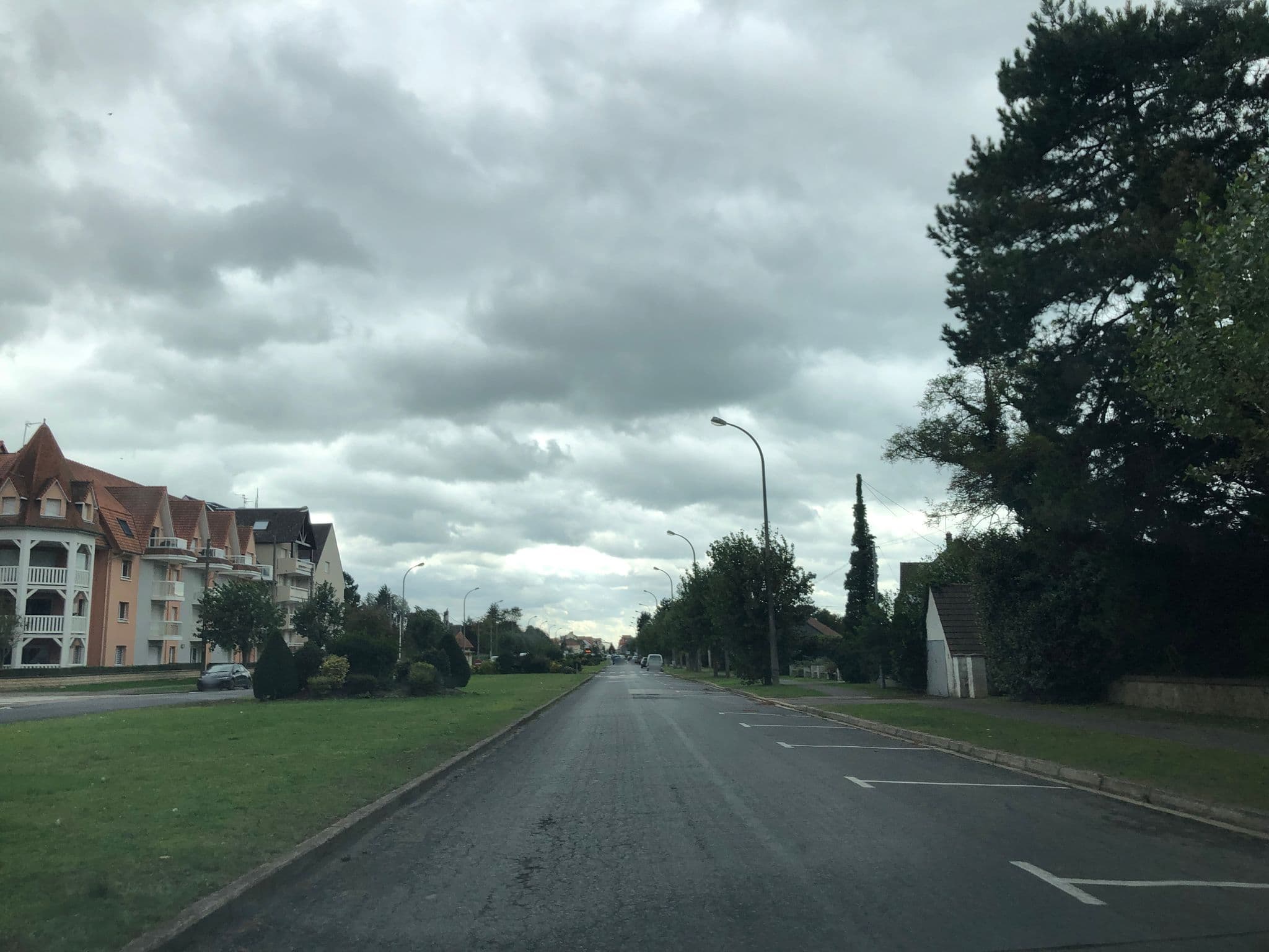Street view near Hotel Les Pelouses, Cucq — © cquest (CC BY-SA · Mapillary)