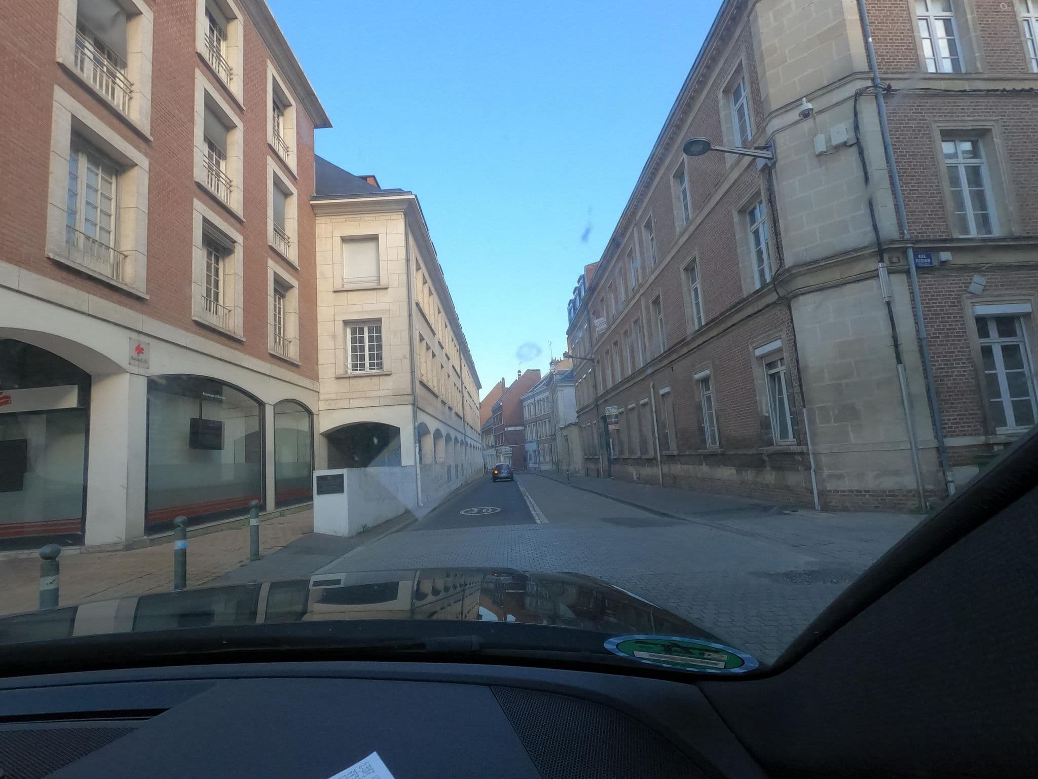 Street view near La Résidence le Prieuré, Amiens — © saschahaberkorn (CC BY-SA · Mapillary)