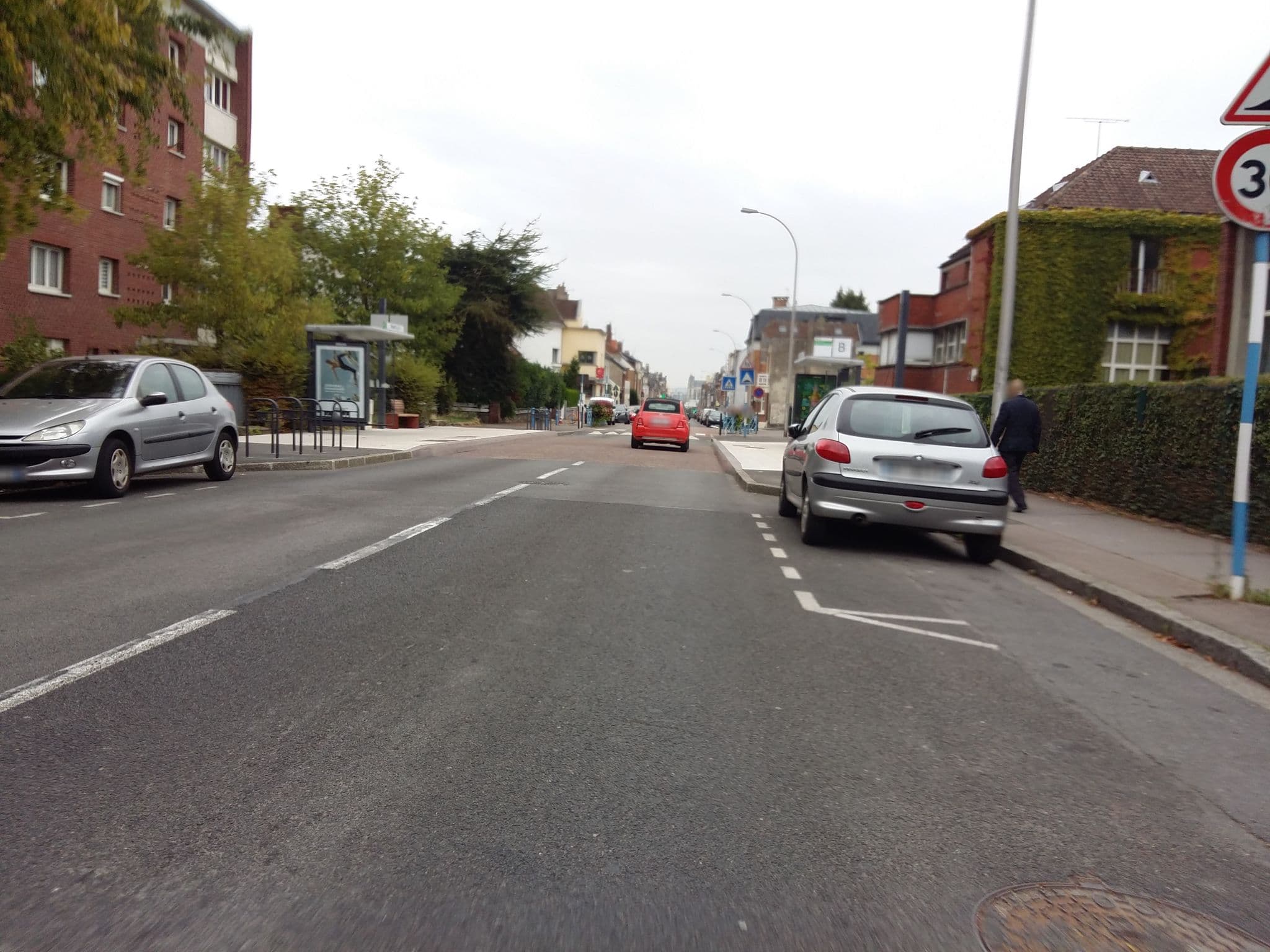 Street view near Bleu Ciel, Amiens — © simgis (CC BY-SA · Mapillary)