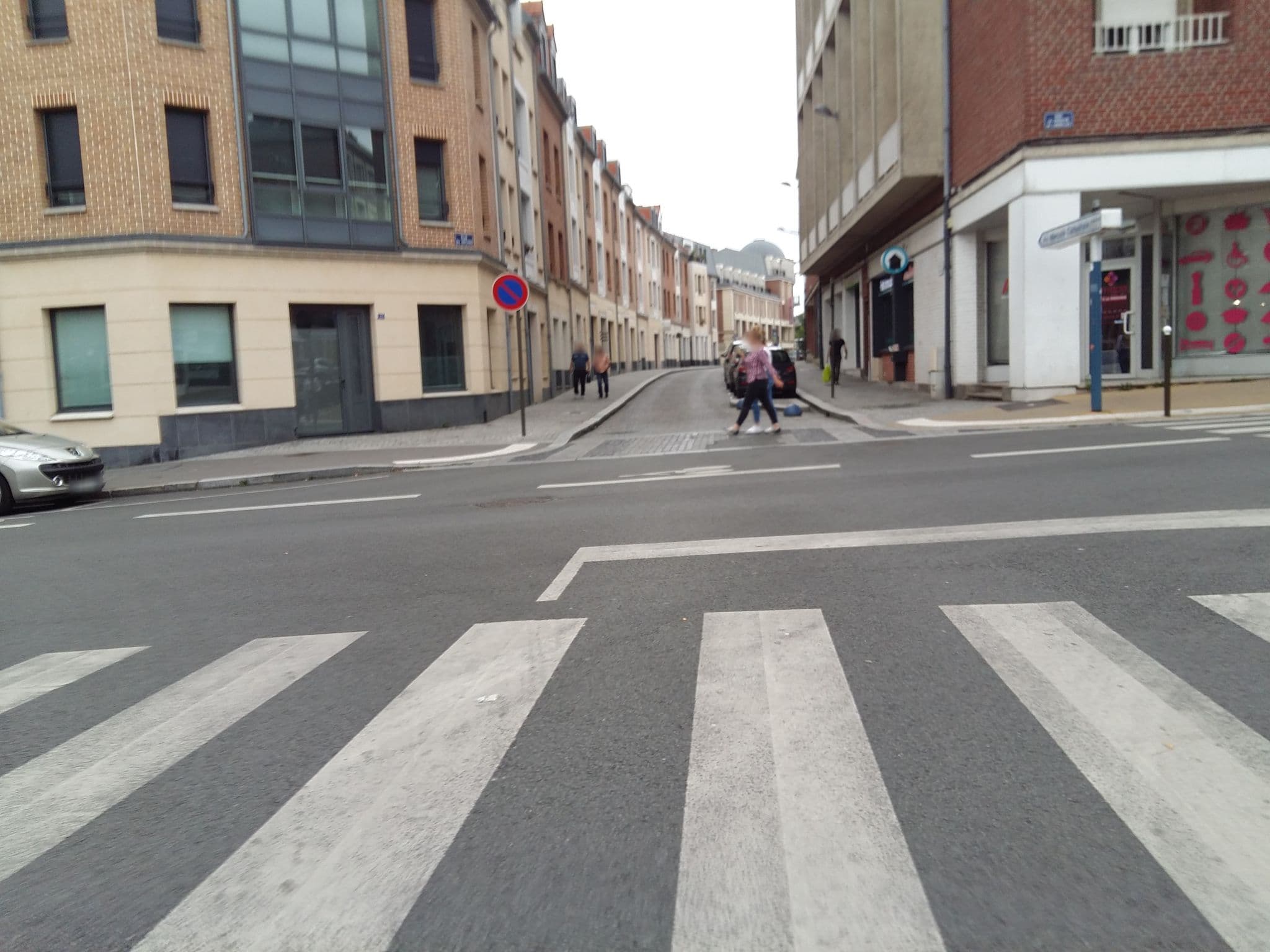 Street view near Hôtel de police d'Amiens, Amiens — © simgis (CC BY-SA · Mapillary)
