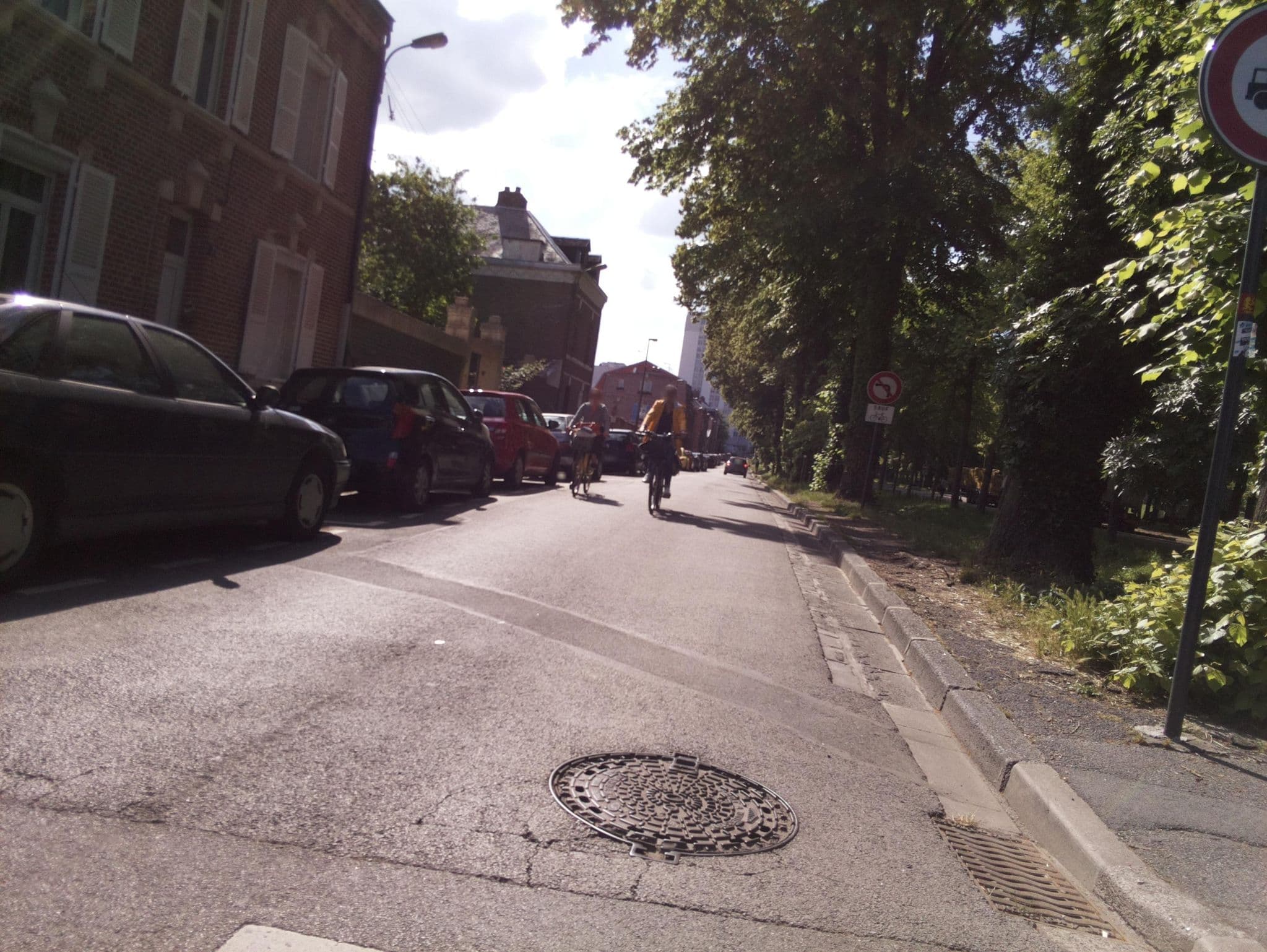 Street view near Le Kiosque Amiens chambres d'hôtes, Amiens — © alej0 (CC BY-SA · Mapillary)