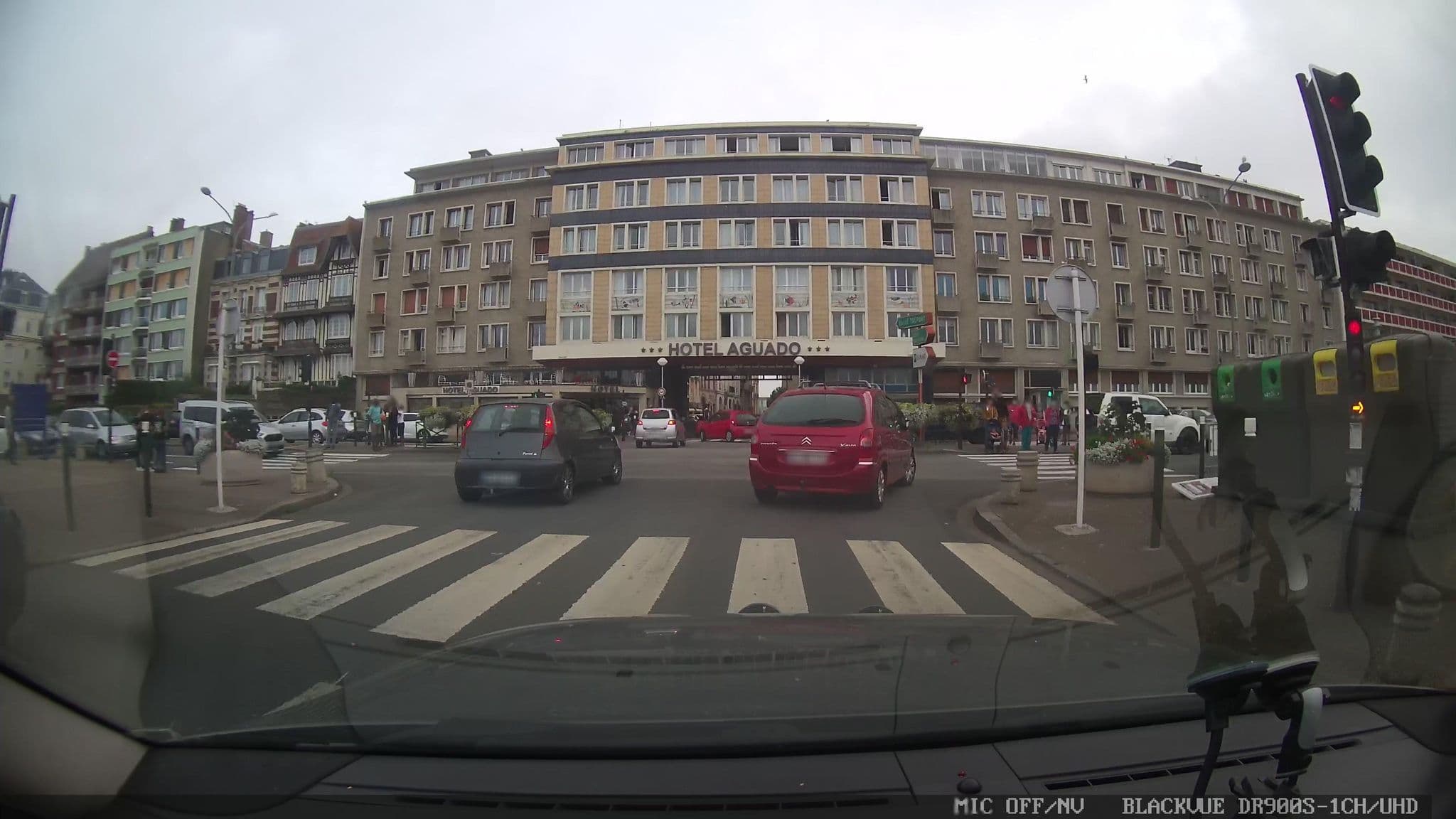 Street view near Hôtel Aguado Dieppe 76, Dieppe — © grobin (CC BY-SA · Mapillary)