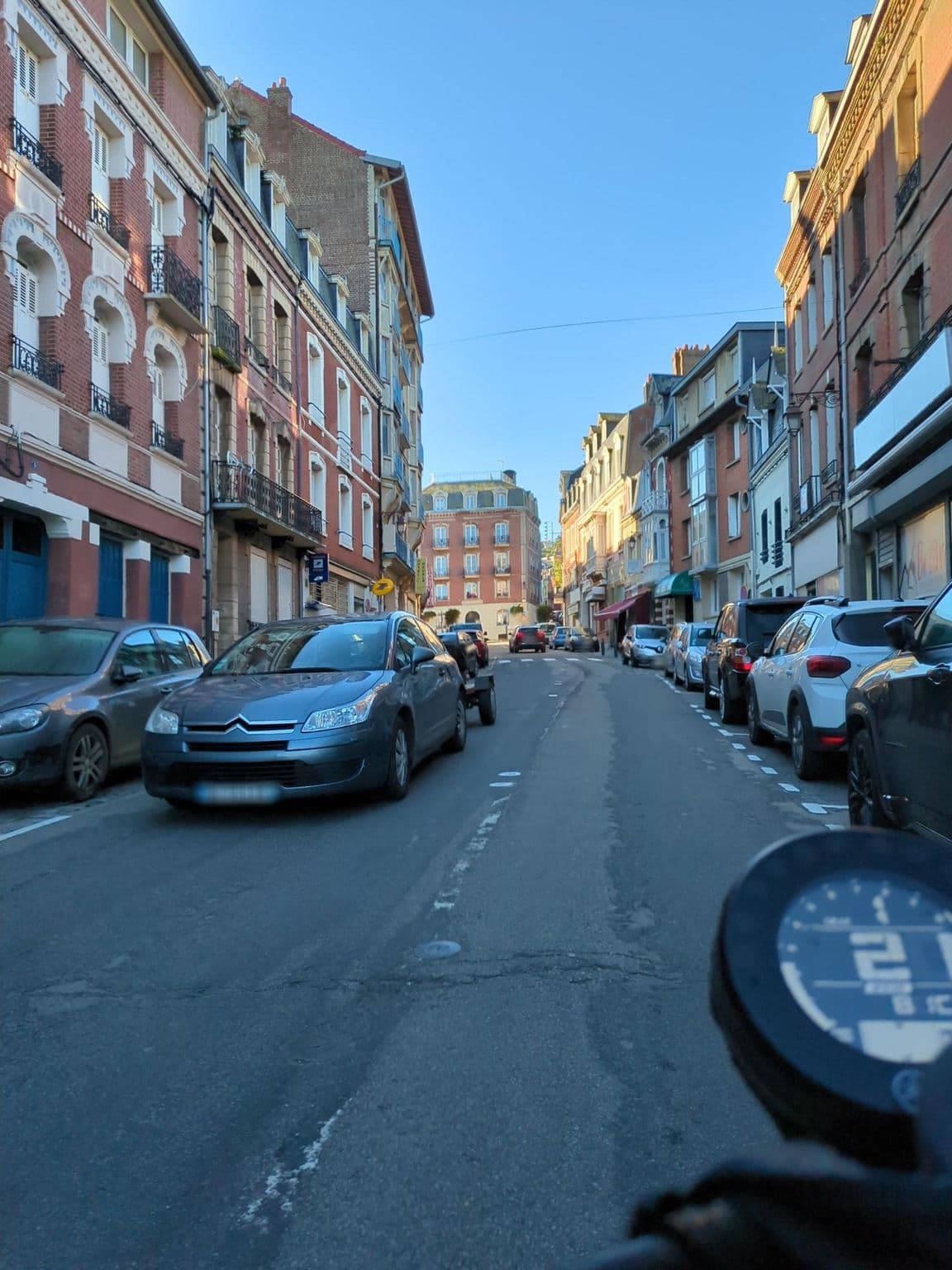 Street view near LEVILLAIN Hotel De Calais ETS, Le Tréport — © didier2020 (CC BY-SA · Mapillary)