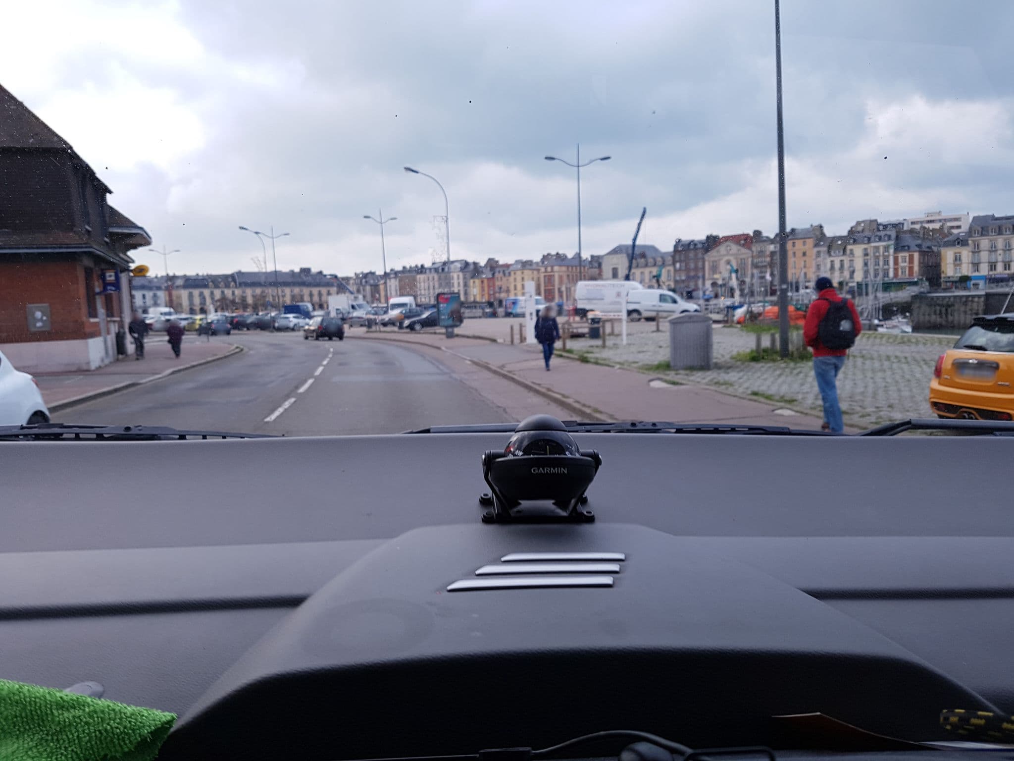 Street view near Quai de la Cale, Dieppe — © bernardvoyageur (CC BY-SA · Mapillary)