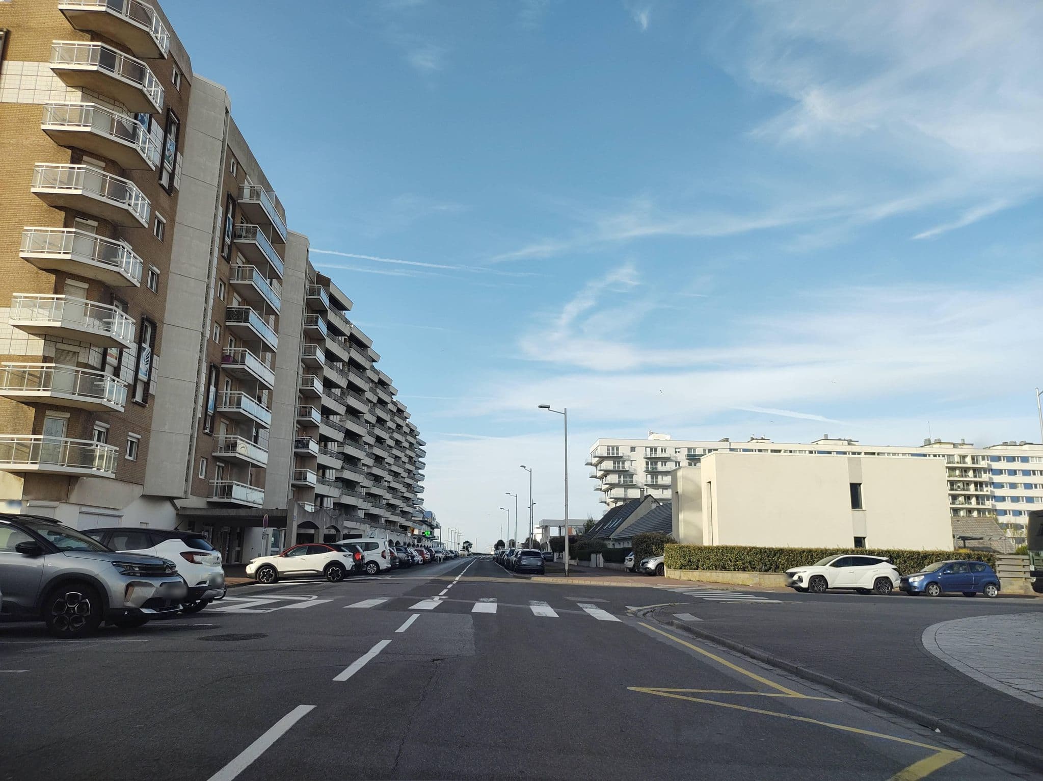 Street view near Centre Européen de Séjour – Auberge de jeunesse / Calais Youth Hostel, Calais — © thetornado76 (CC BY-SA · Mapillary)