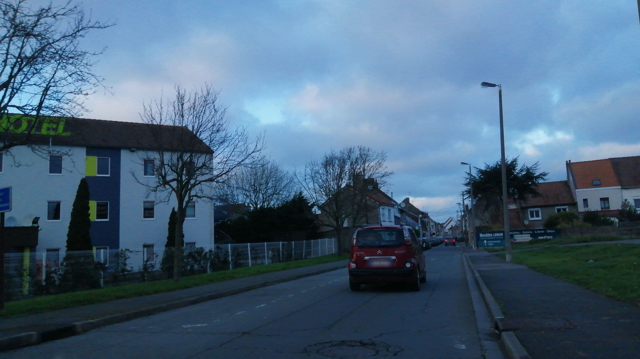 Street view near B&B Calais, Calais — © kritic (CC BY-SA · Mapillary)