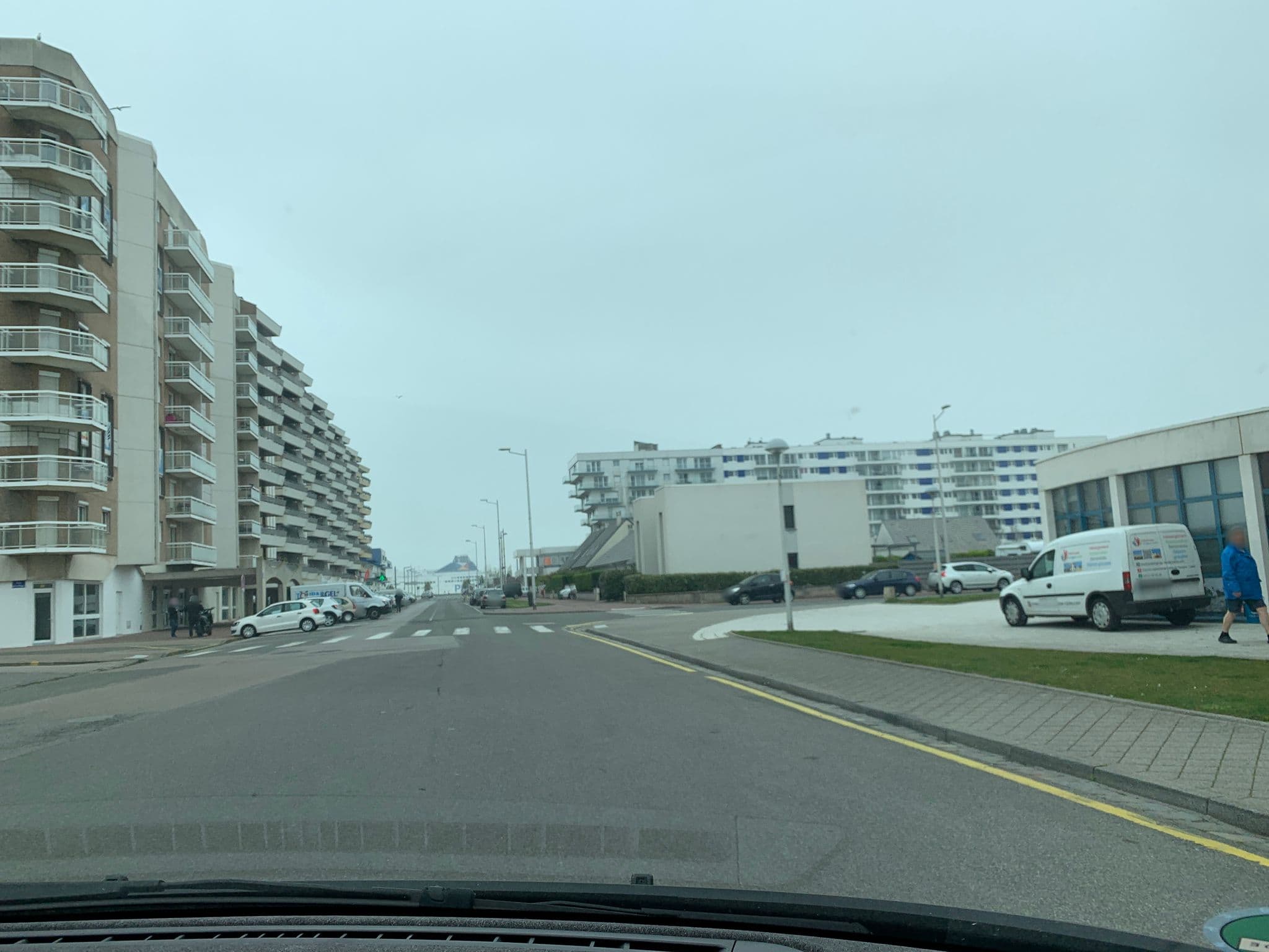 Street view near kamer 221, Calais — © noel (CC BY-SA · Mapillary)