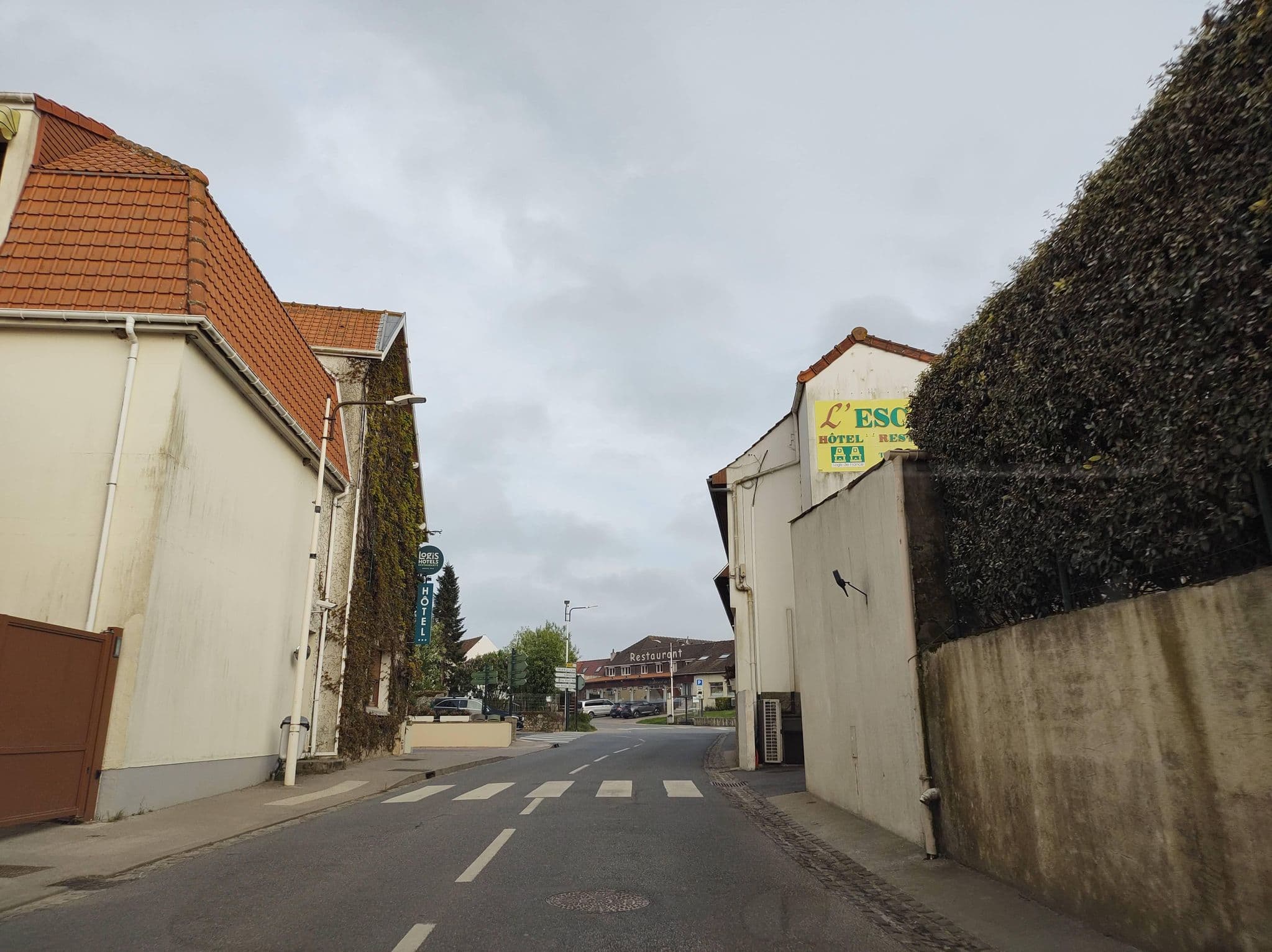 Street view near Hôtel l'Escale, Sangatte — © thetornado76 (CC BY-SA · Mapillary)