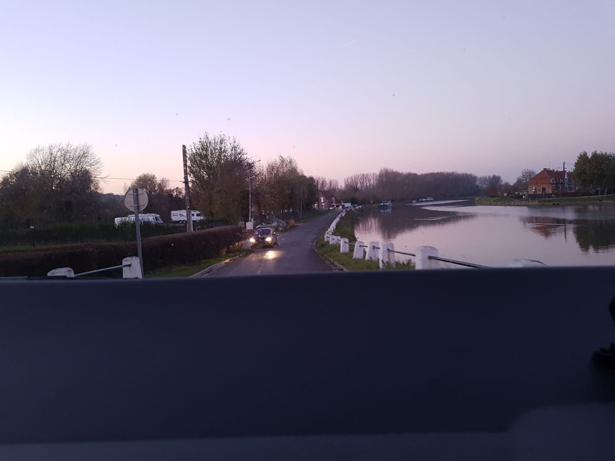 Street view near Restaurant du Domaine au Fil de l'Eau, Watten — © bernardvoyageur (CC BY-SA · Mapillary)