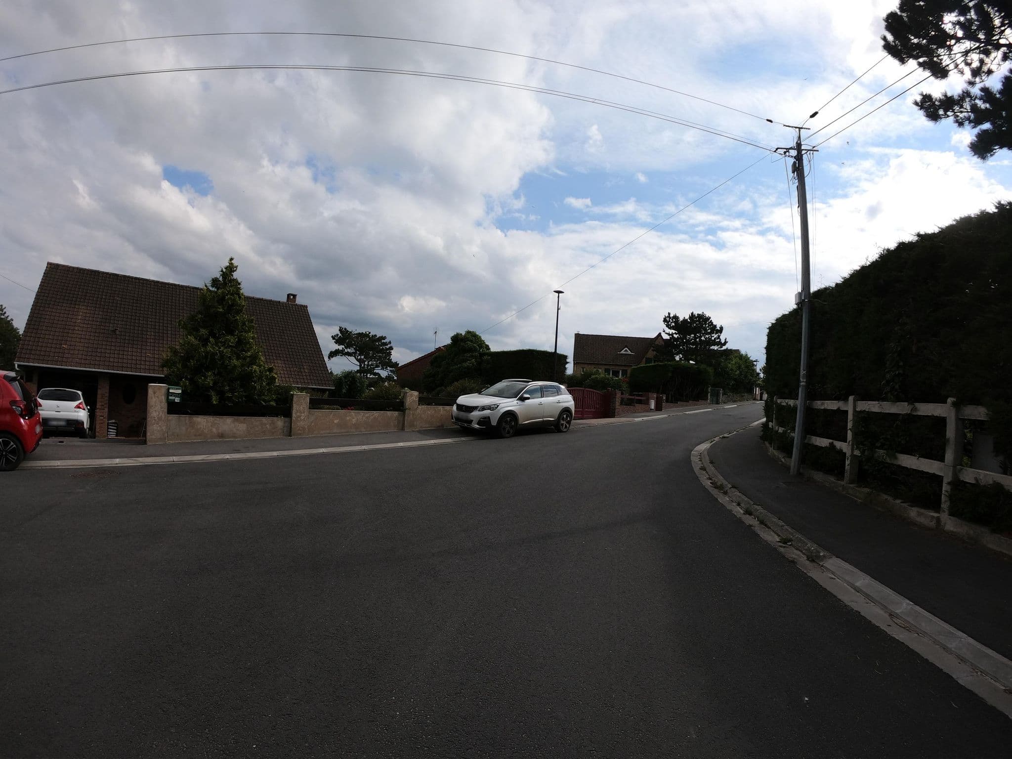 Street view near Coutsiers Claude, Ambleteuse — © joostjakob (CC BY-SA · Mapillary)