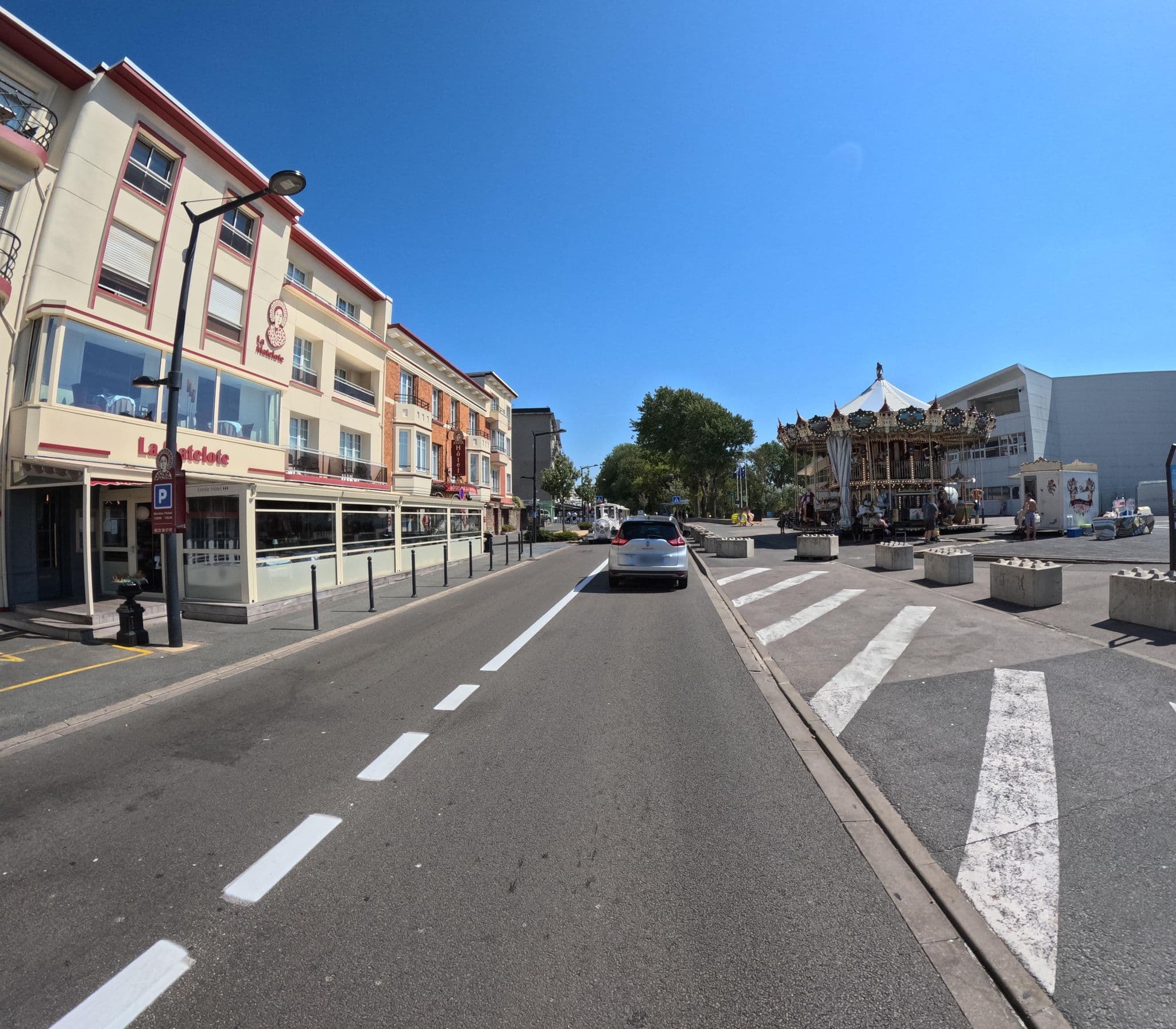 Street view near L'appartement de la Matelote face mer 4 personnes, Boulogne-sur-Mer — © wasd42 (CC BY-SA · Mapillary)