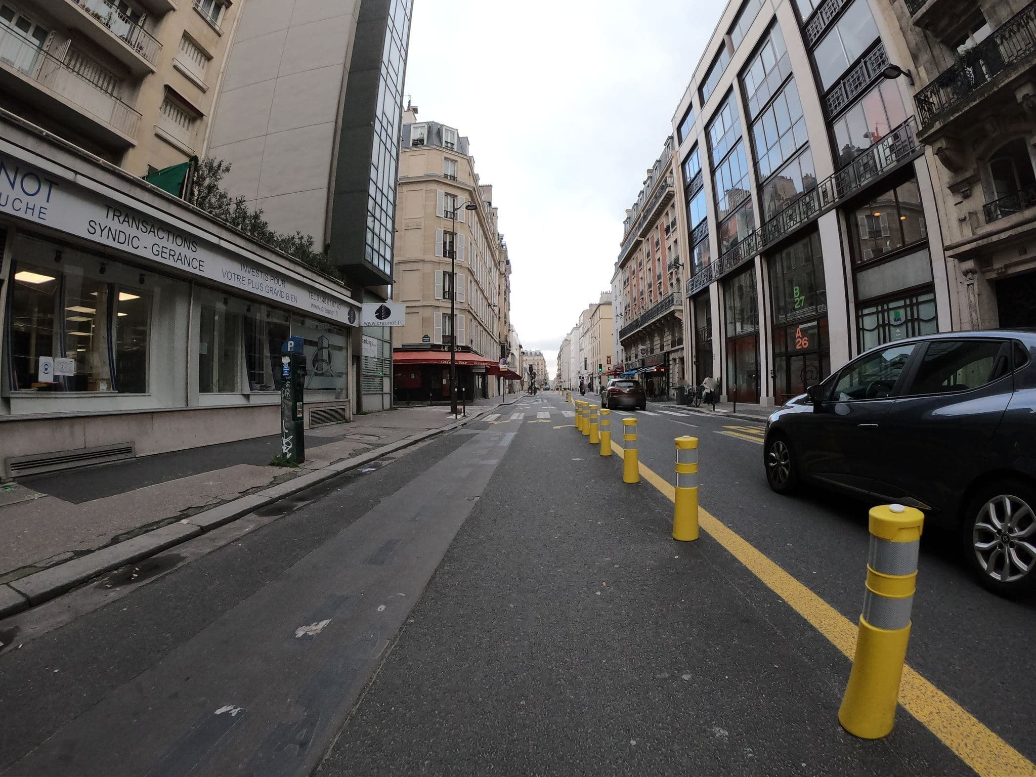 Street view near Appartement proche Montparnasse, Paris 15 Vaugirard — © ywwwes (CC BY-SA · Mapillary)