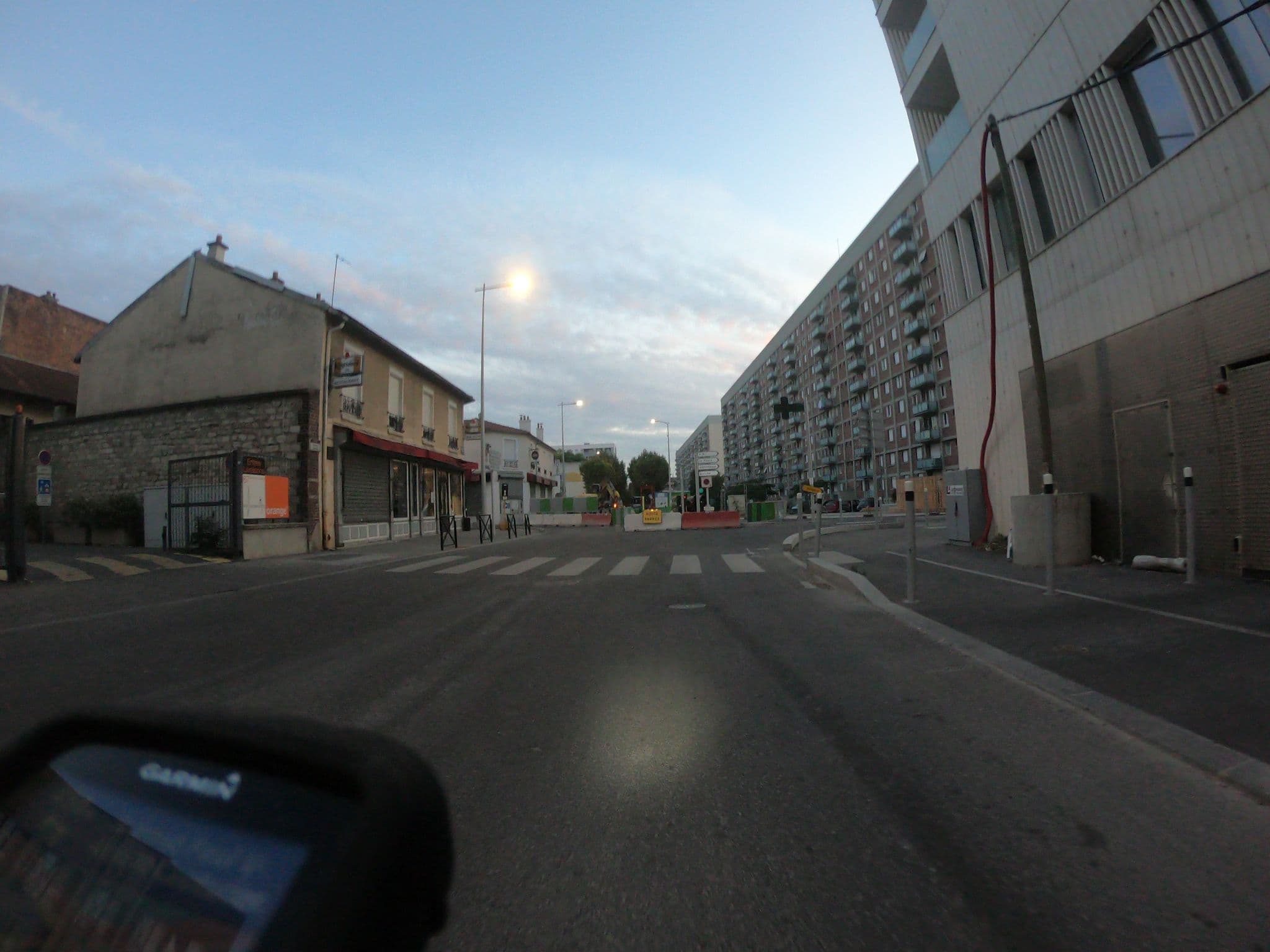 Street view near Hôtel L'Auberge de Gentilly, Gentilly — © htonchia (CC BY-SA · Mapillary)