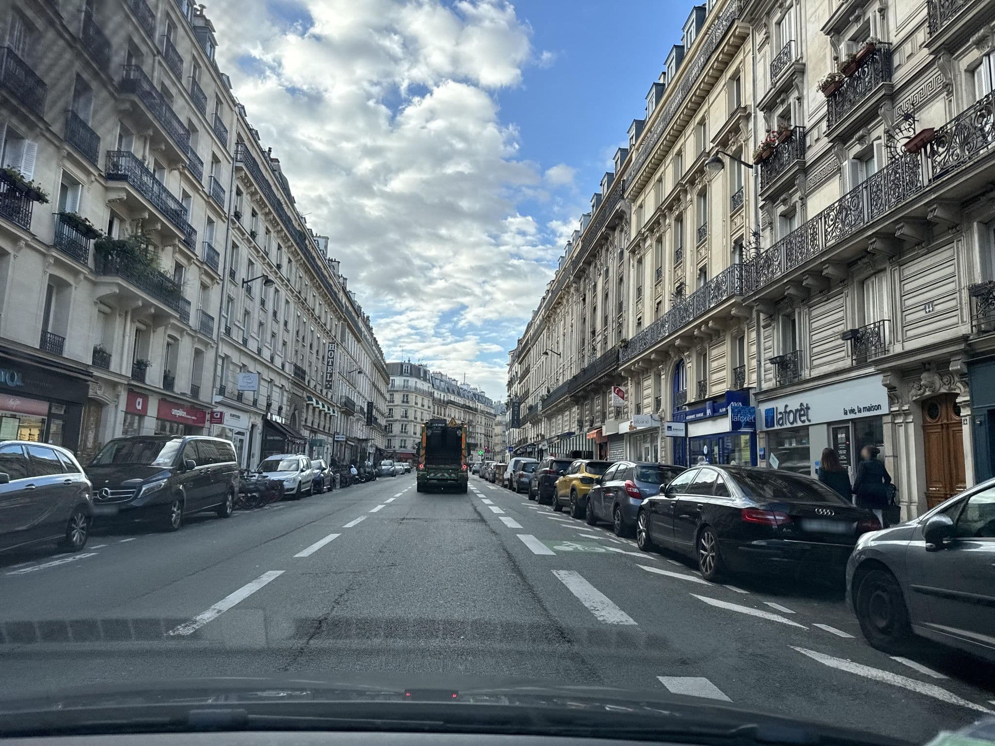Street view near Notre-Dame luxury Suite in Saint-germain des prés Latin quarter, Paris 05 Panthéon — © jerome92370 (CC BY-SA · Mapillary)