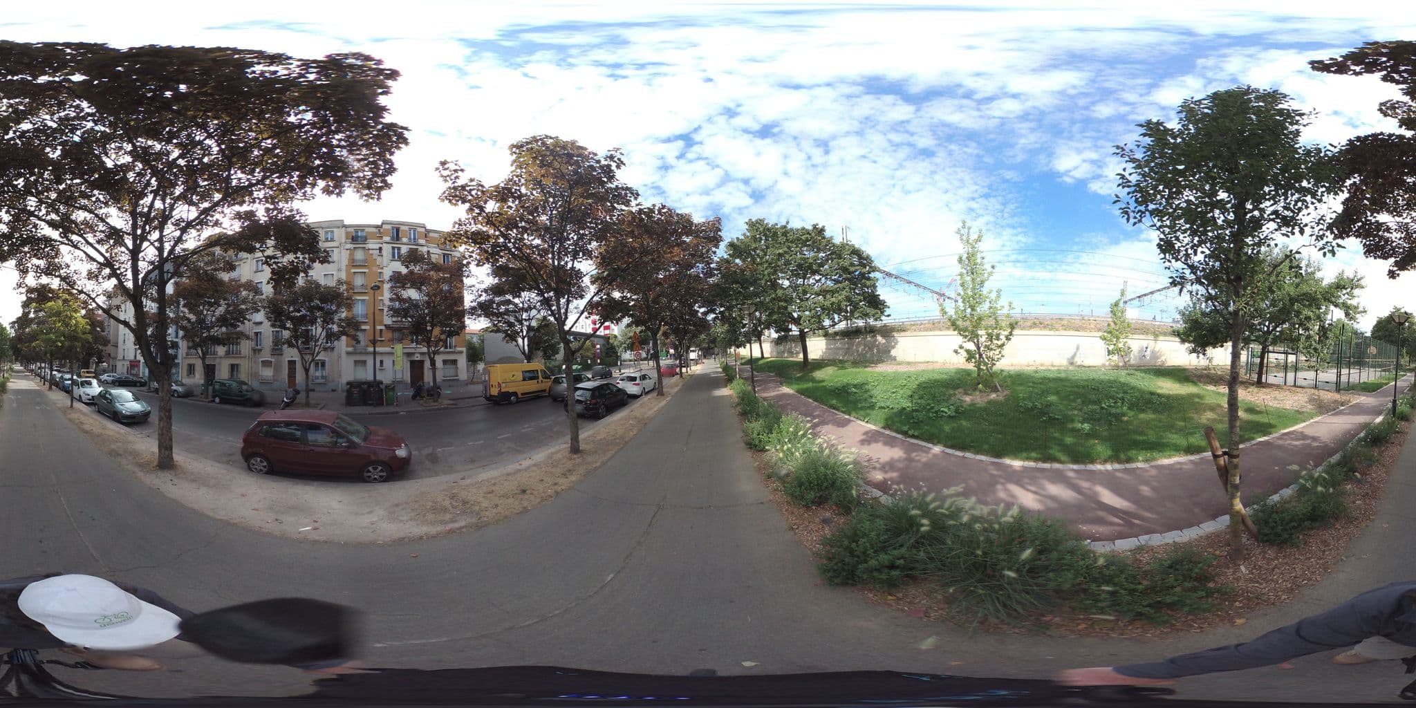 Street view near Domaine Maritime de Beg Porz, Paris 14 Observatoire — © geovelo (CC BY-SA · Mapillary)
