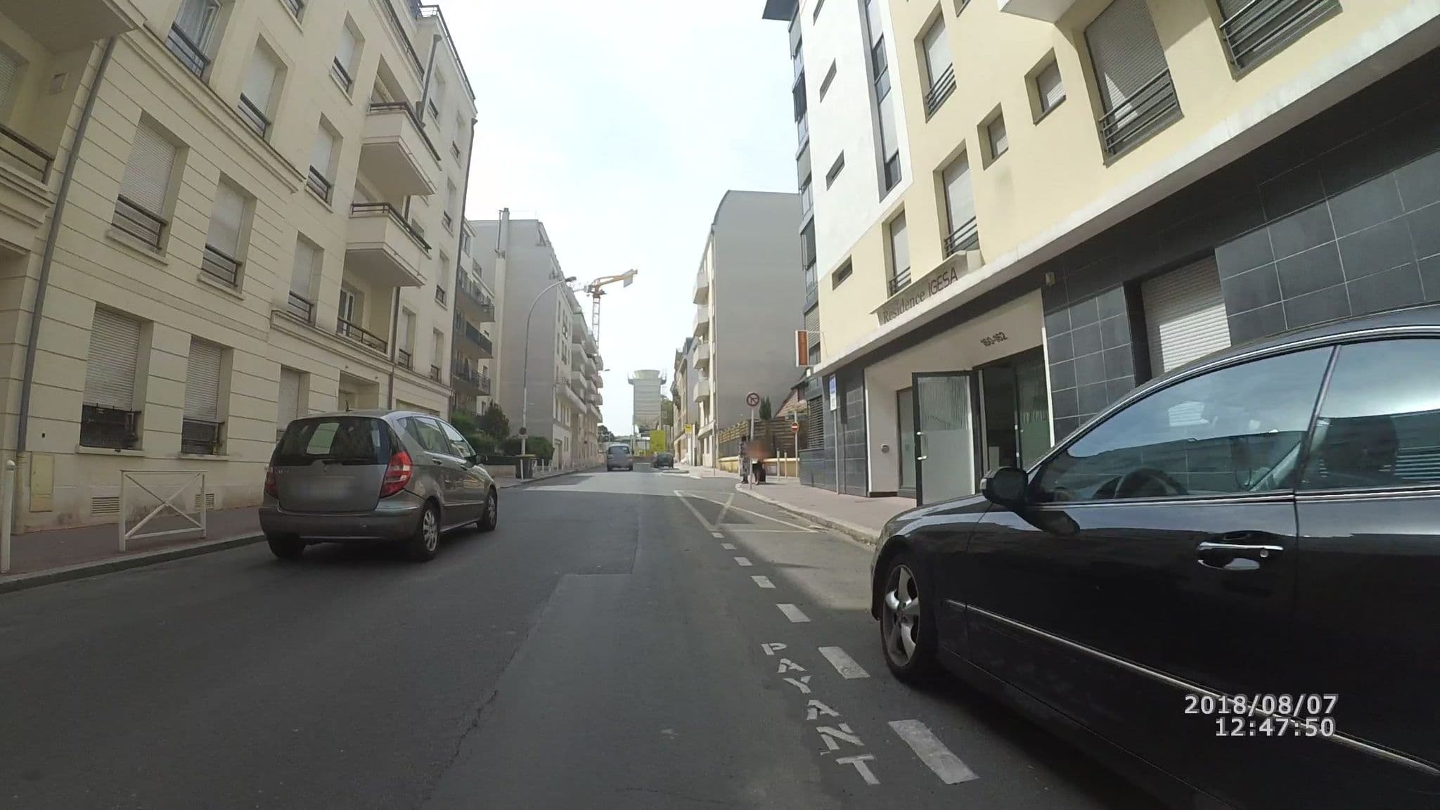 Street view near Résidence Igesa Descartes, Montrouge — © phyks (CC BY-SA · Mapillary)