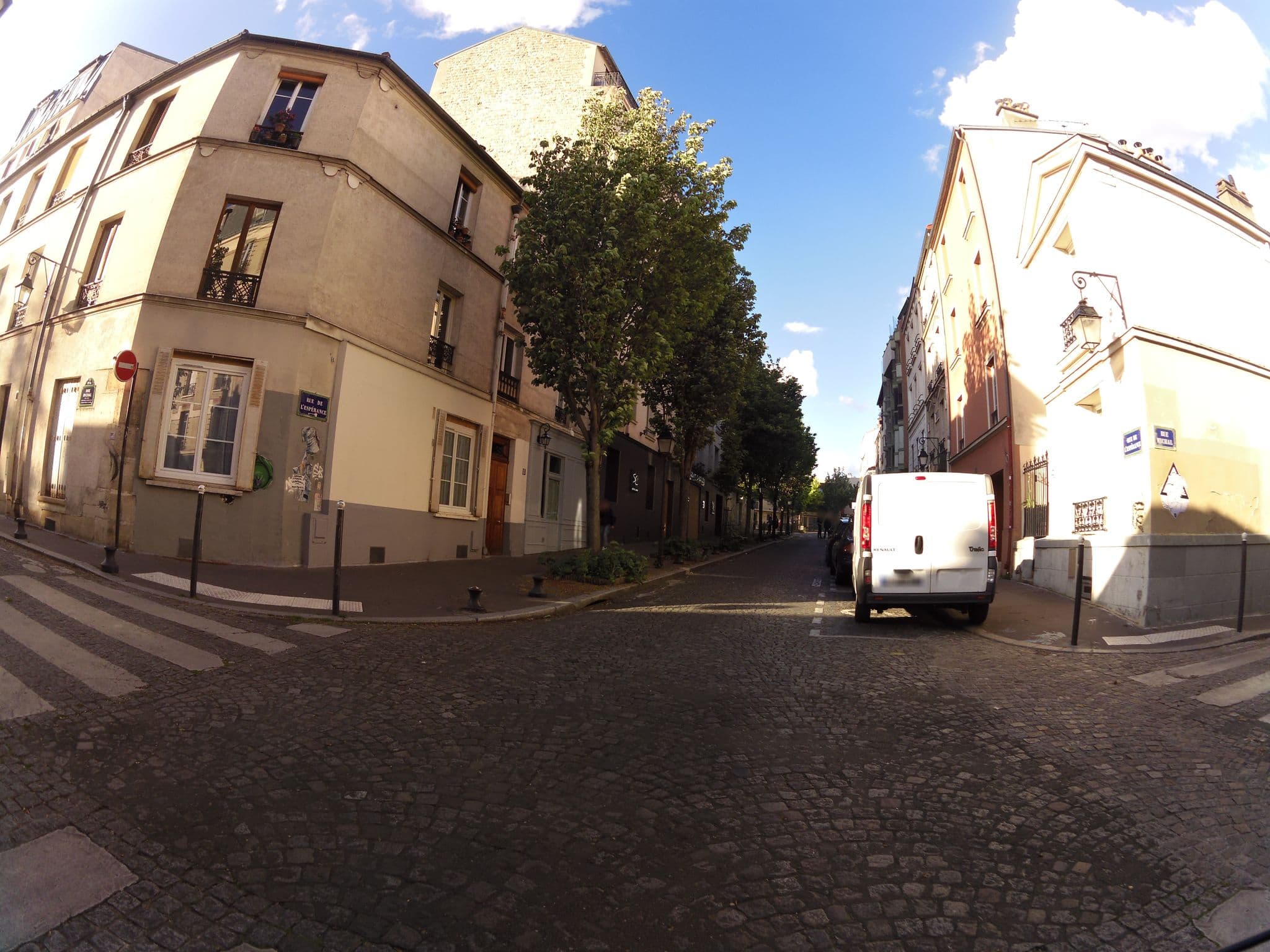 Street view near Hôtel Saint-Charles, Maison Blanche — © clementr (CC BY-SA · Mapillary)