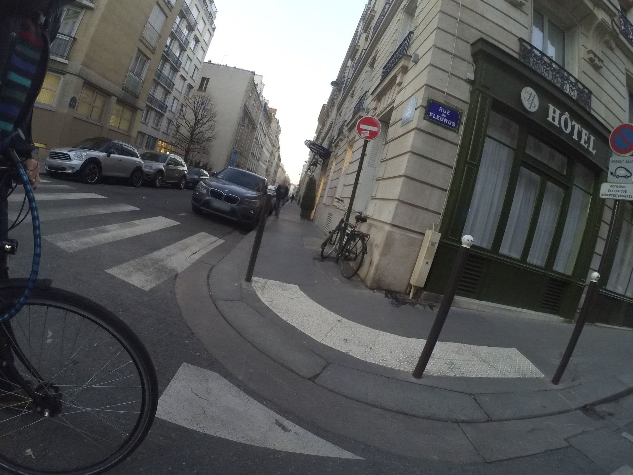 Street view near Perreyve Hotel Paris, Paris 06 Luxembourg — © phyks (CC BY-SA · Mapillary)