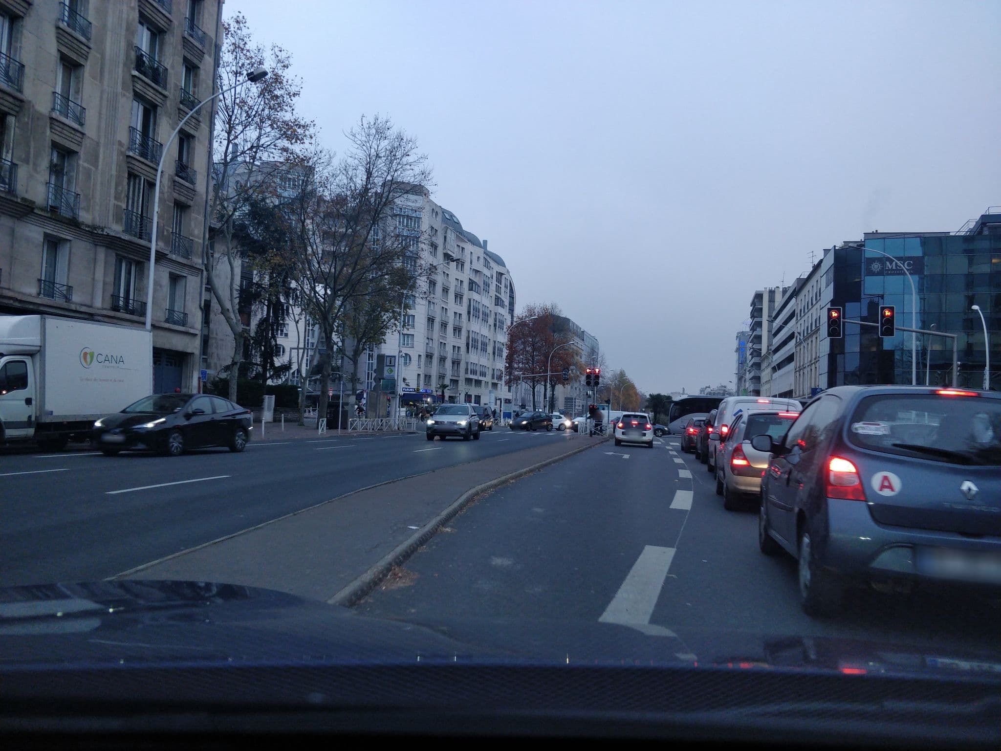 Street view near Pétage De Plomb, Montrouge — © tykayn (CC BY-SA · Mapillary)