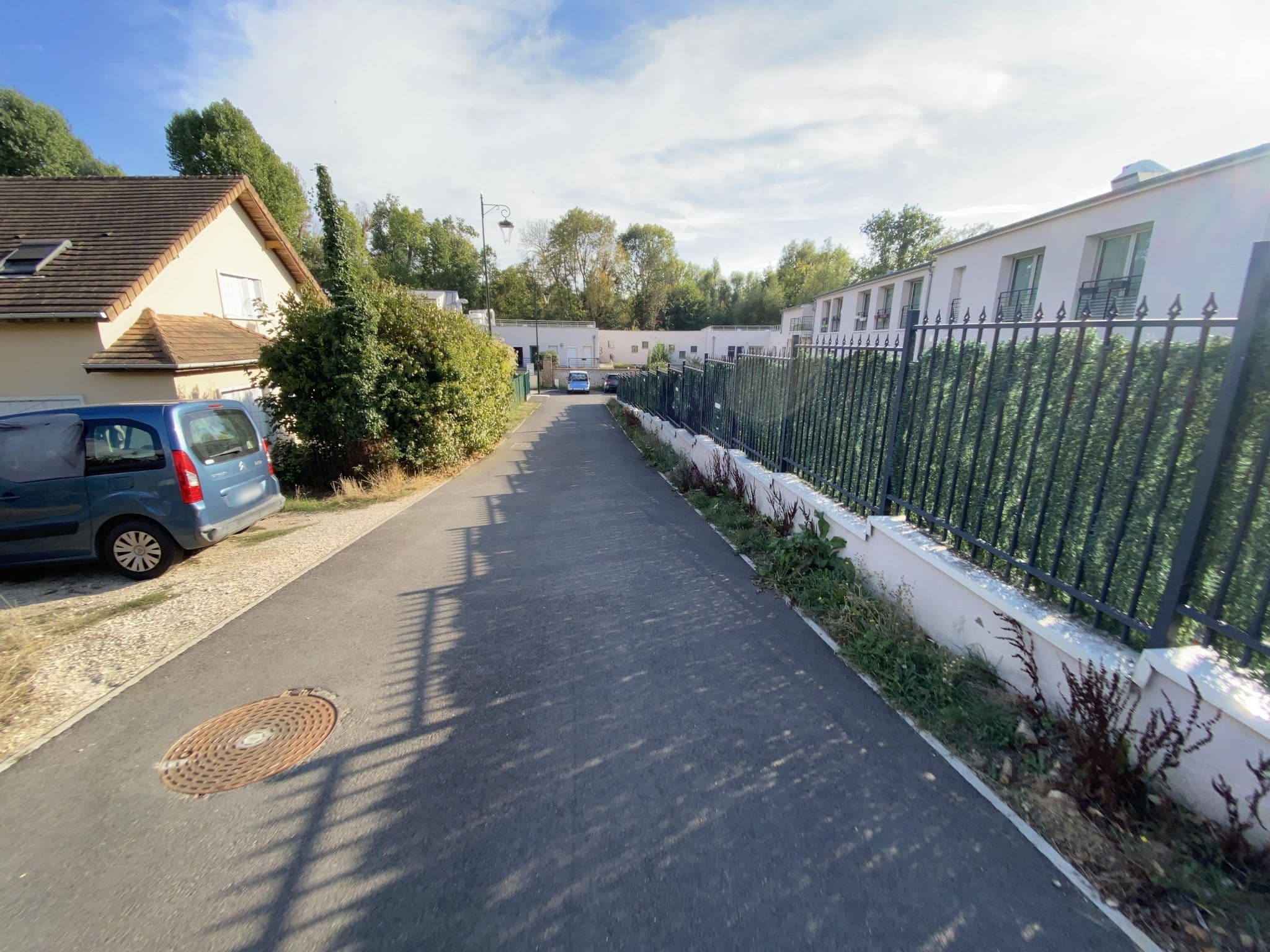Street view near Atelier Club Joie de Creer, Villemoisson-sur-Orge — © josmougn (CC BY-SA · Mapillary)