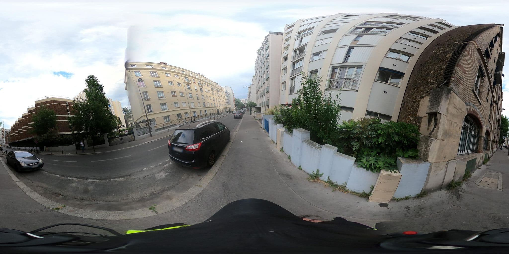 Street view near Fédération des Oeuvres Educatives et de Vacances de l'Education Nationale, Maison Blanche — © noemiereichardt (CC BY-SA · Mapillary)