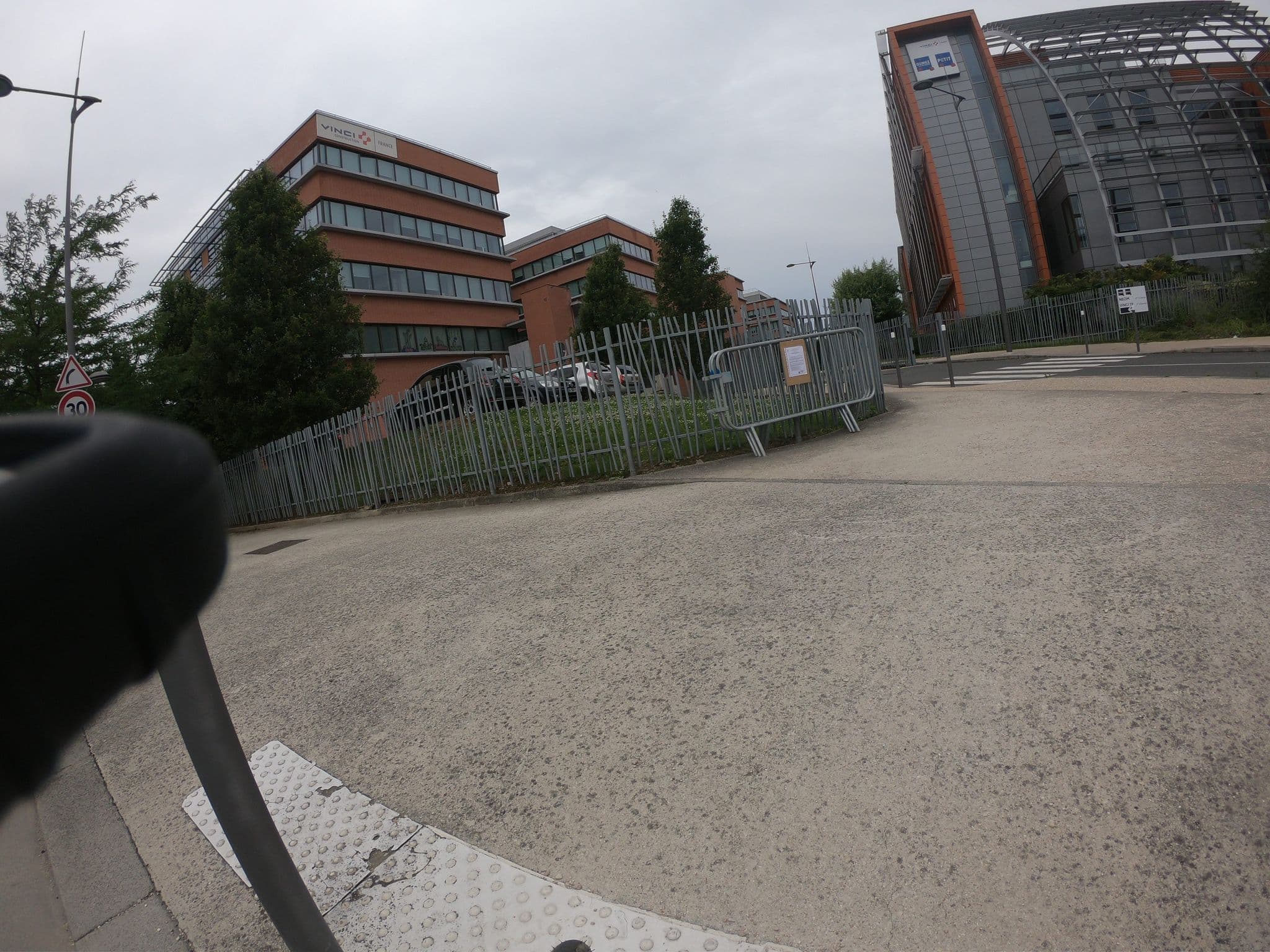 Street view near Botte Fondations, Chevilly-Larue — © htonchia (CC BY-SA · Mapillary)