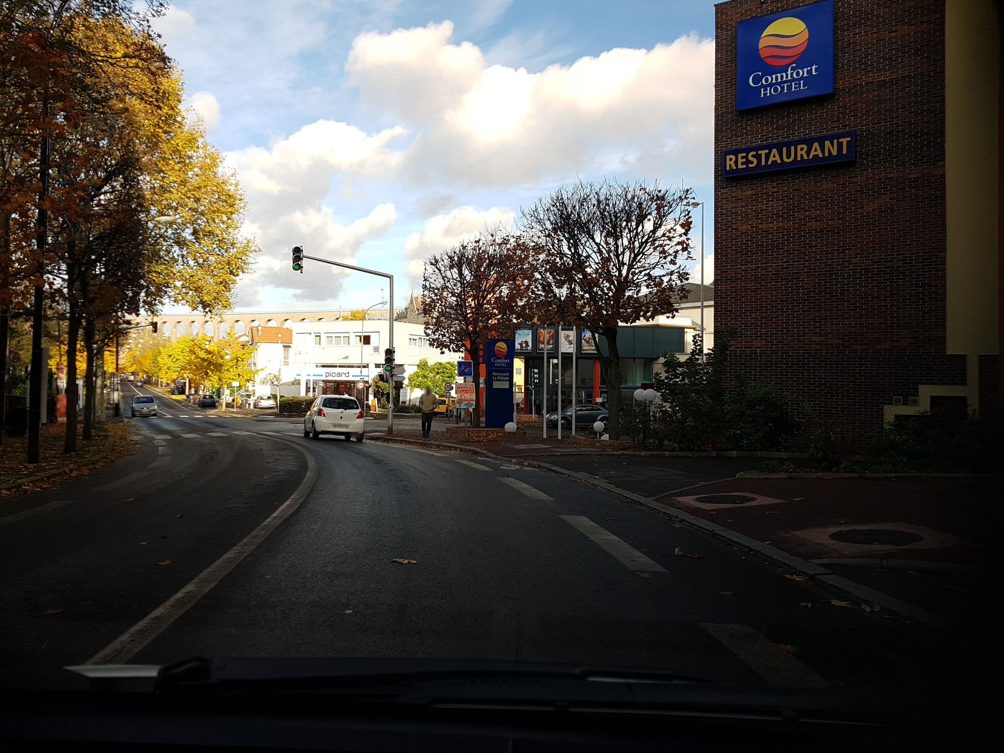 Street view near FR Paris Cachan hotel1, Cachan — © fgouget (CC BY-SA · Mapillary)