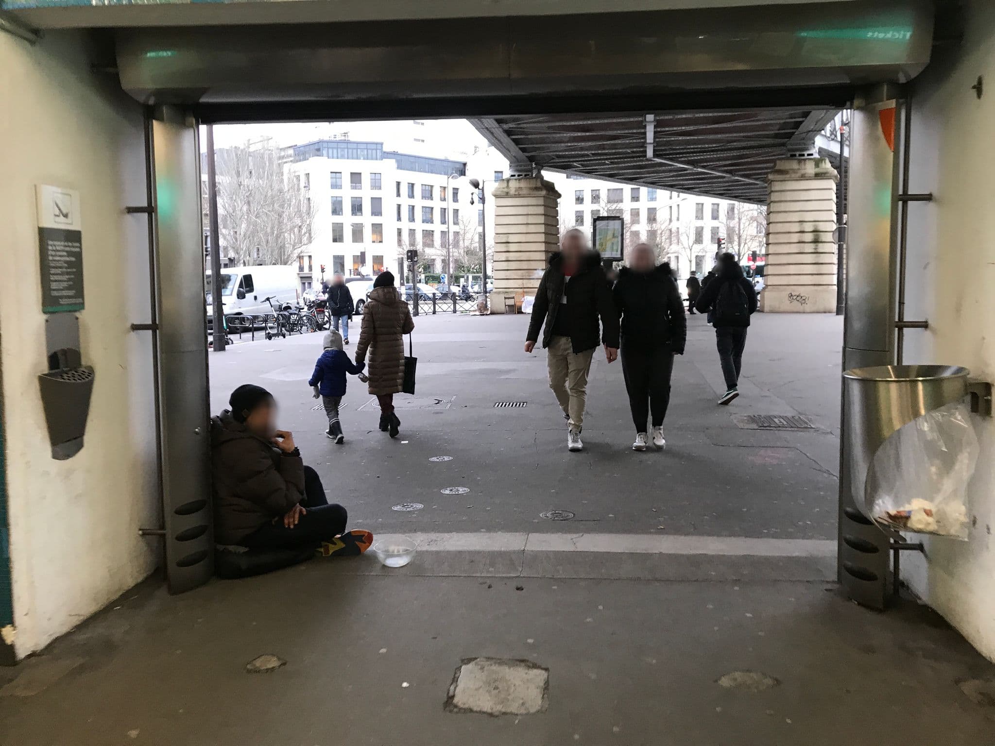 Street view near Mandarine Holding, Paris 15 Vaugirard — © mat813 (CC BY-SA · Mapillary)