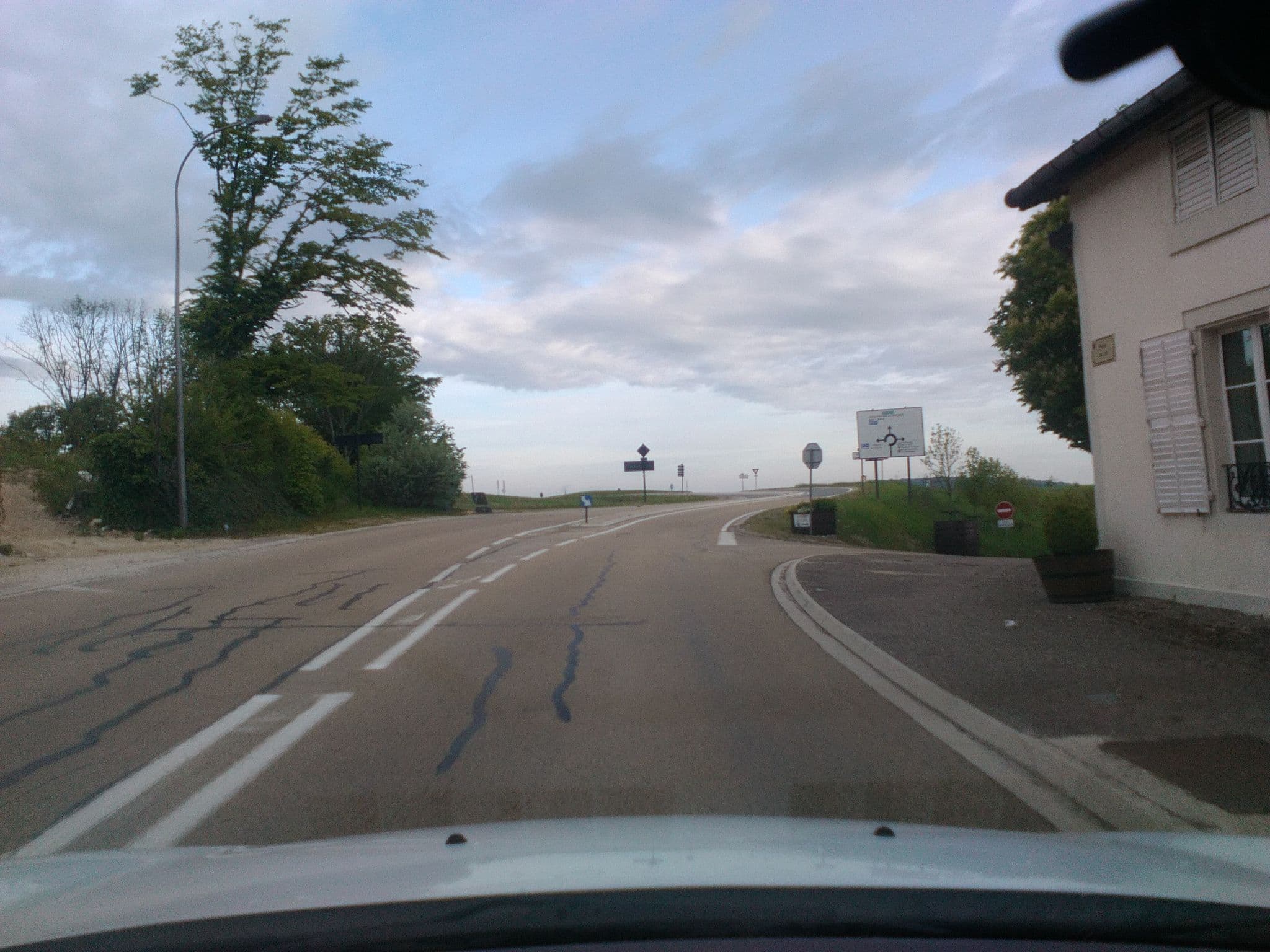 Street view near L'étape du général, Bar-sur-Aube — © blap (CC BY-SA · Mapillary)