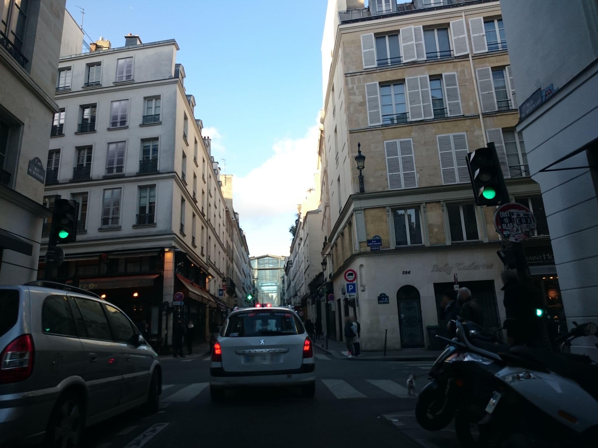 Street view near Paiko Aparthotel Paris, Paris 02 Bourse — © dhuyp (CC BY-SA · Mapillary)