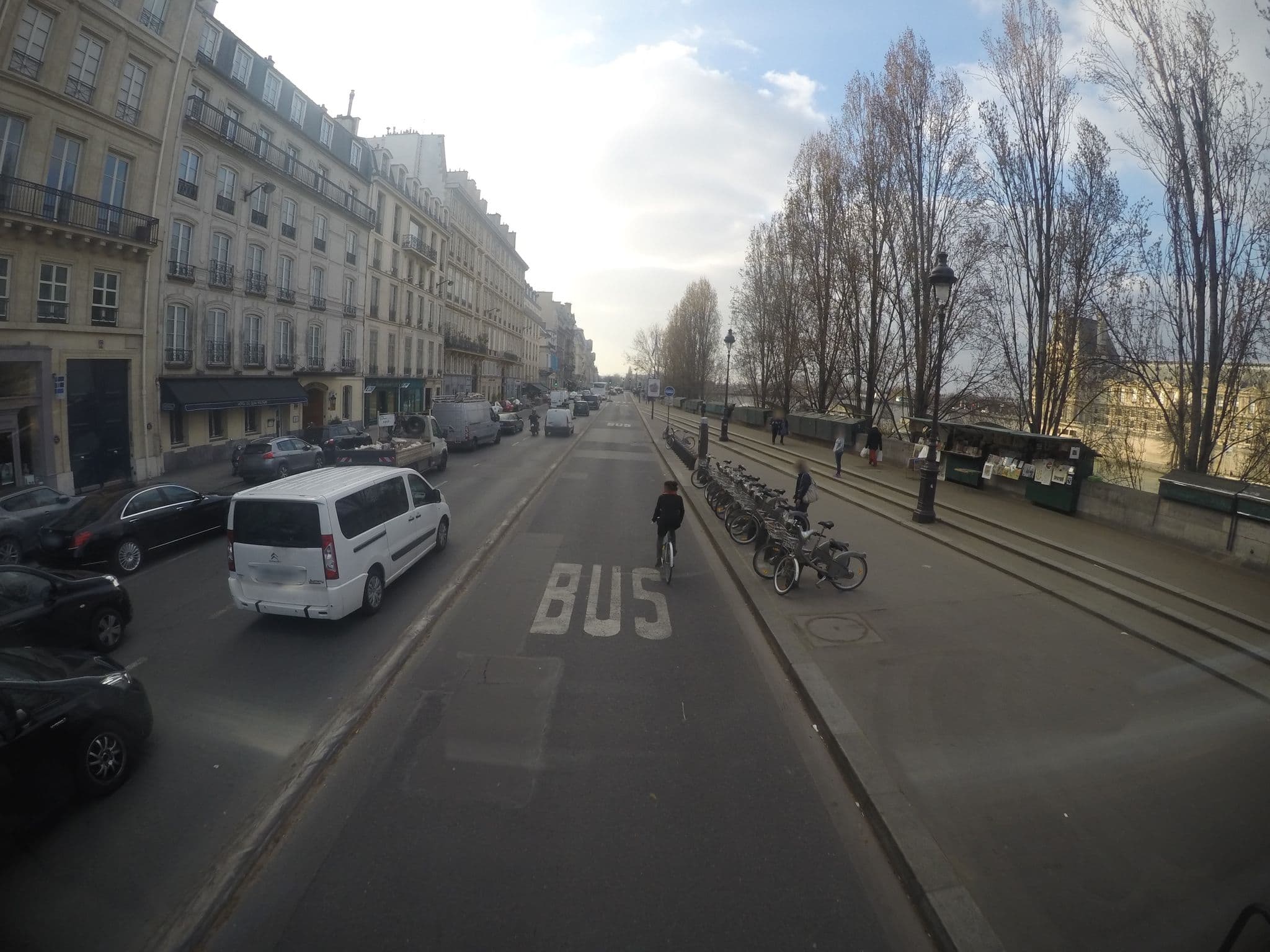 Street view near Hôtel du Quai Voltaire, Paris 01 Louvre — © ccossio (CC BY-SA · Mapillary)