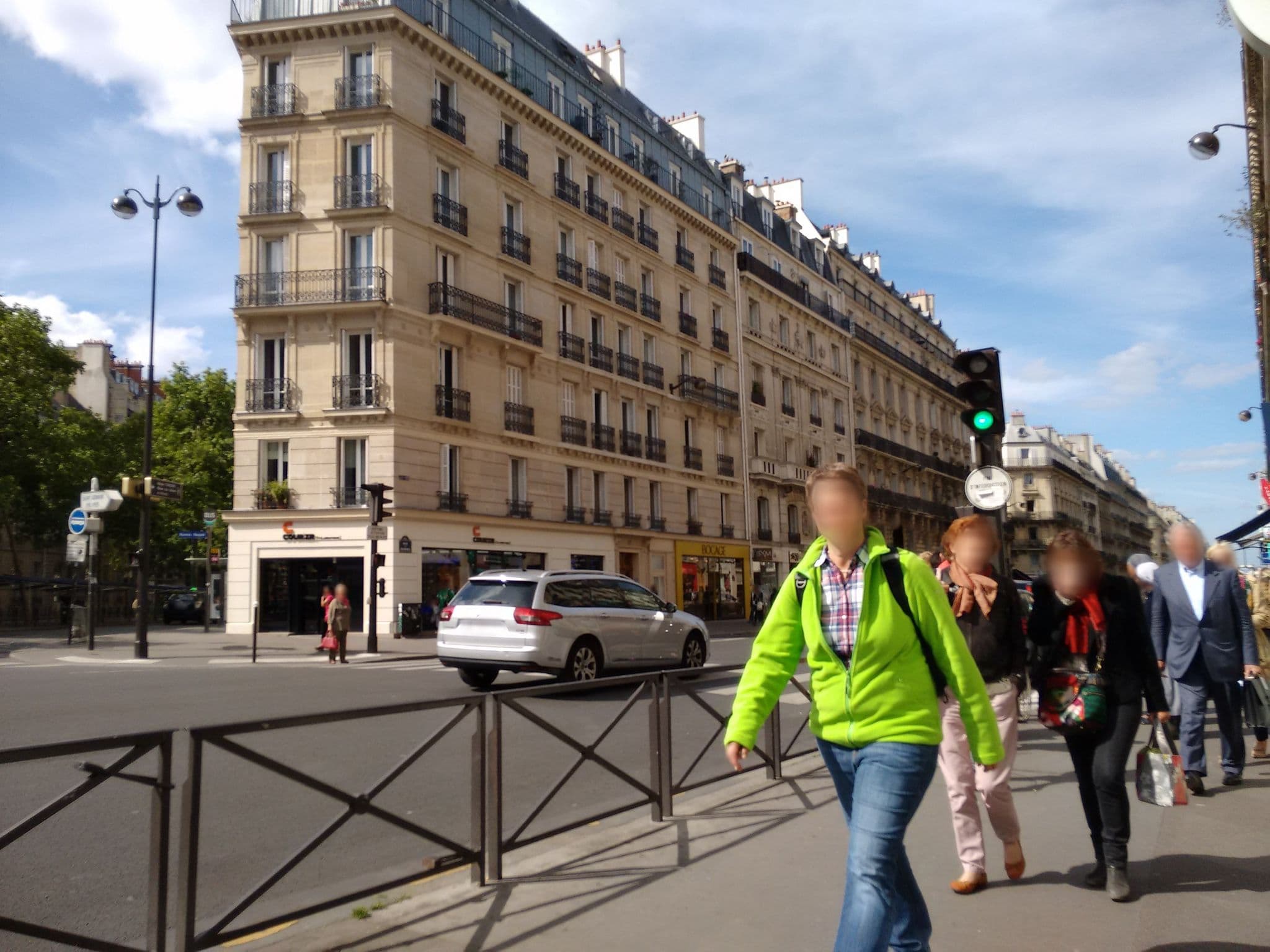Street view near Milestay St Germain, Paris 06 Luxembourg — © jglacerda (CC BY-SA · Mapillary)