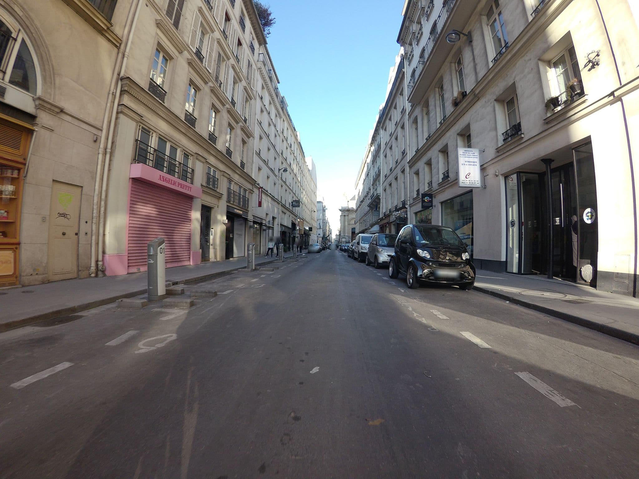 Street view near Hotel Louvre Saint Romain, Paris 02 Bourse — © laurentlouf (CC BY-SA · Mapillary)