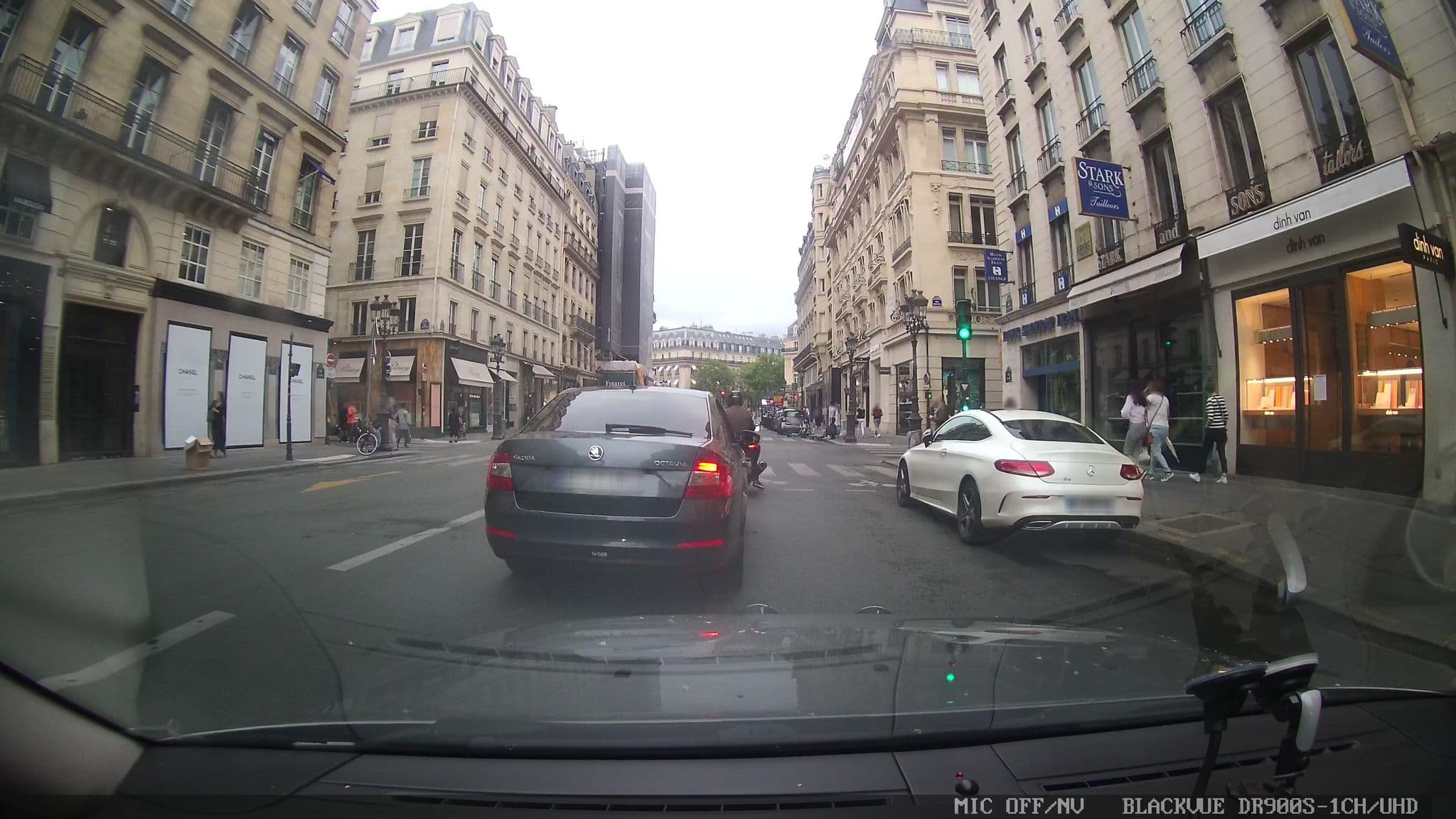 Street view near Rayz Vendôme, Paris 09 Opéra — © grobin (CC BY-SA · Mapillary)