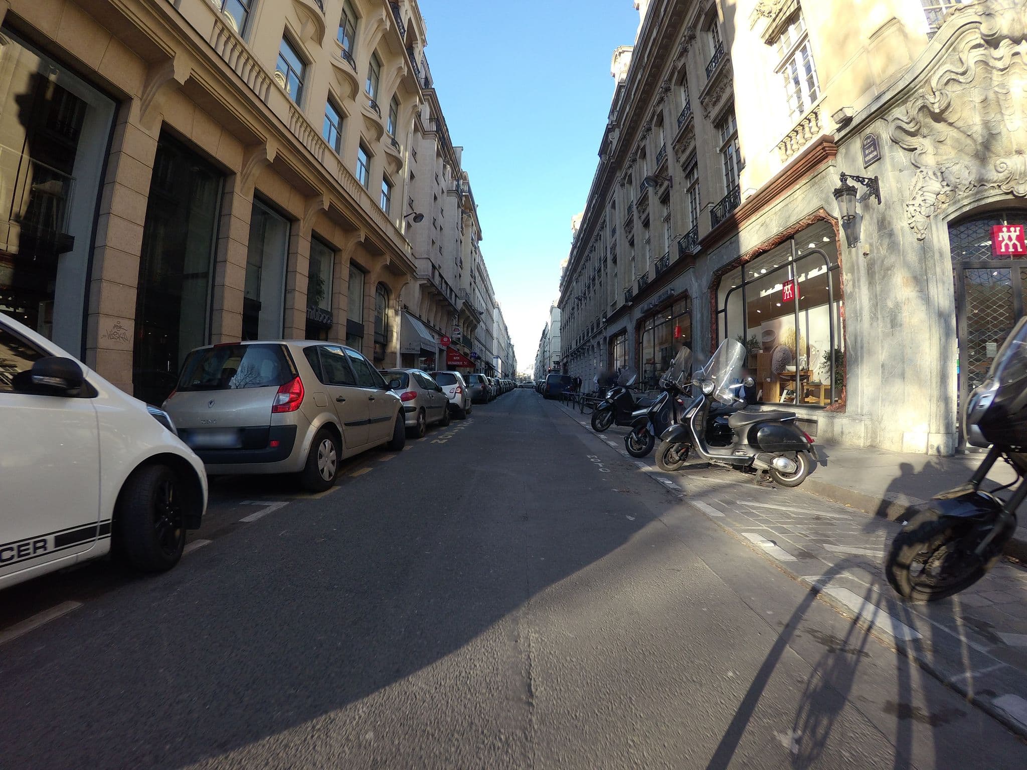Street view near France Madeleine, Paris 08 Élysée — © laurentlouf (CC BY-SA · Mapillary)
