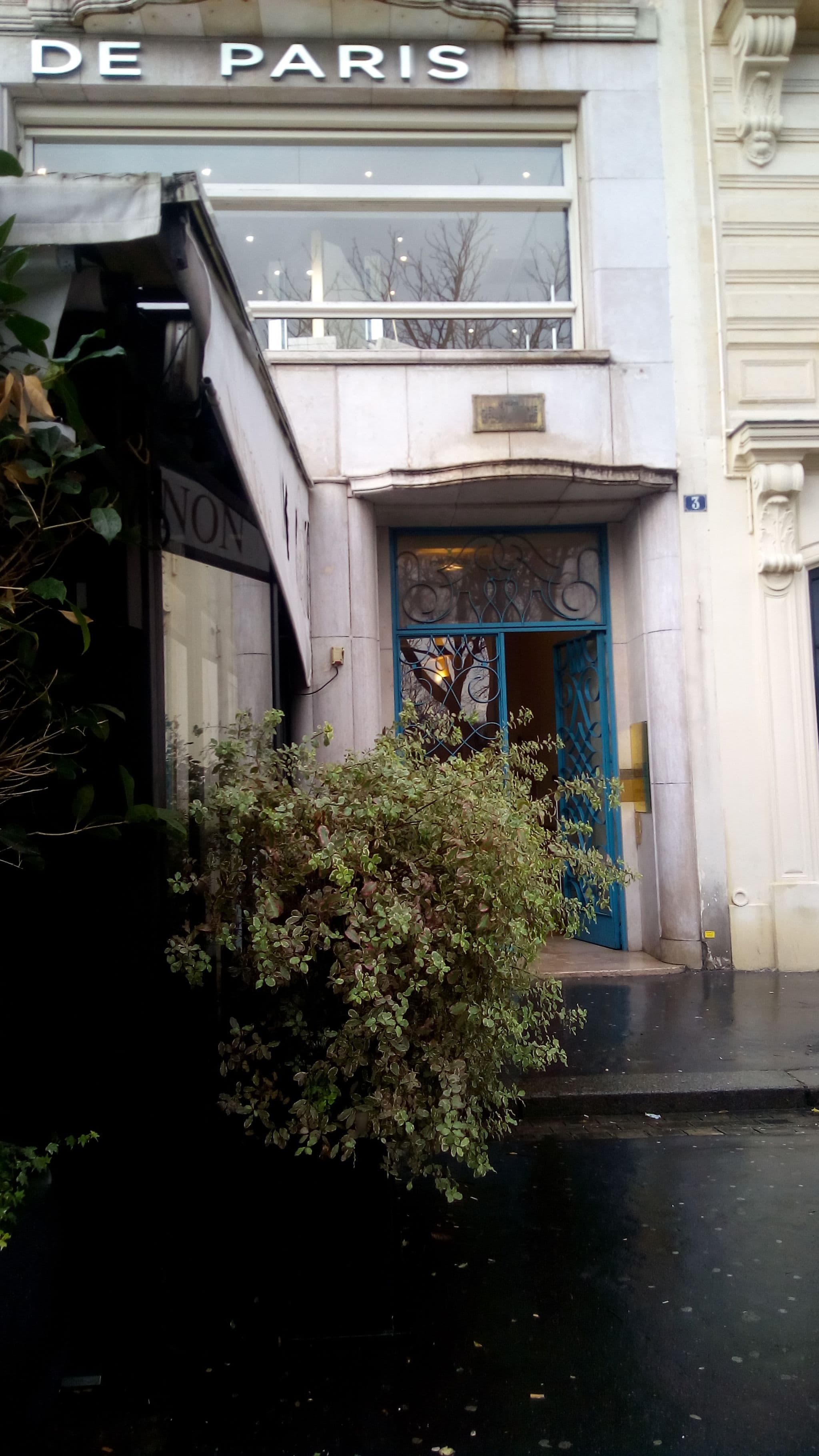 Street view near Hotel Mathi's Élysées Matignon, Paris 08 Élysée — © nlehuby (CC BY-SA · Mapillary)
