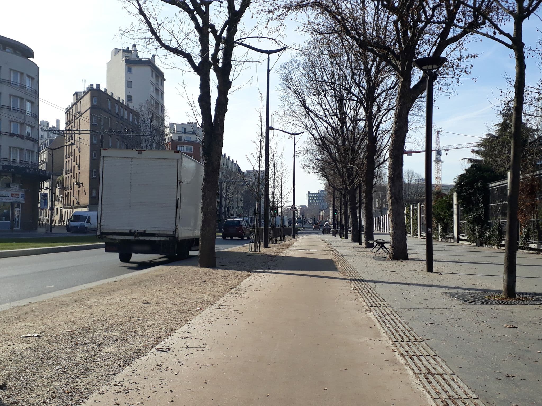 Street view near Cathy's Castle, Clichy — © laurentlouf (CC BY-SA · Mapillary)