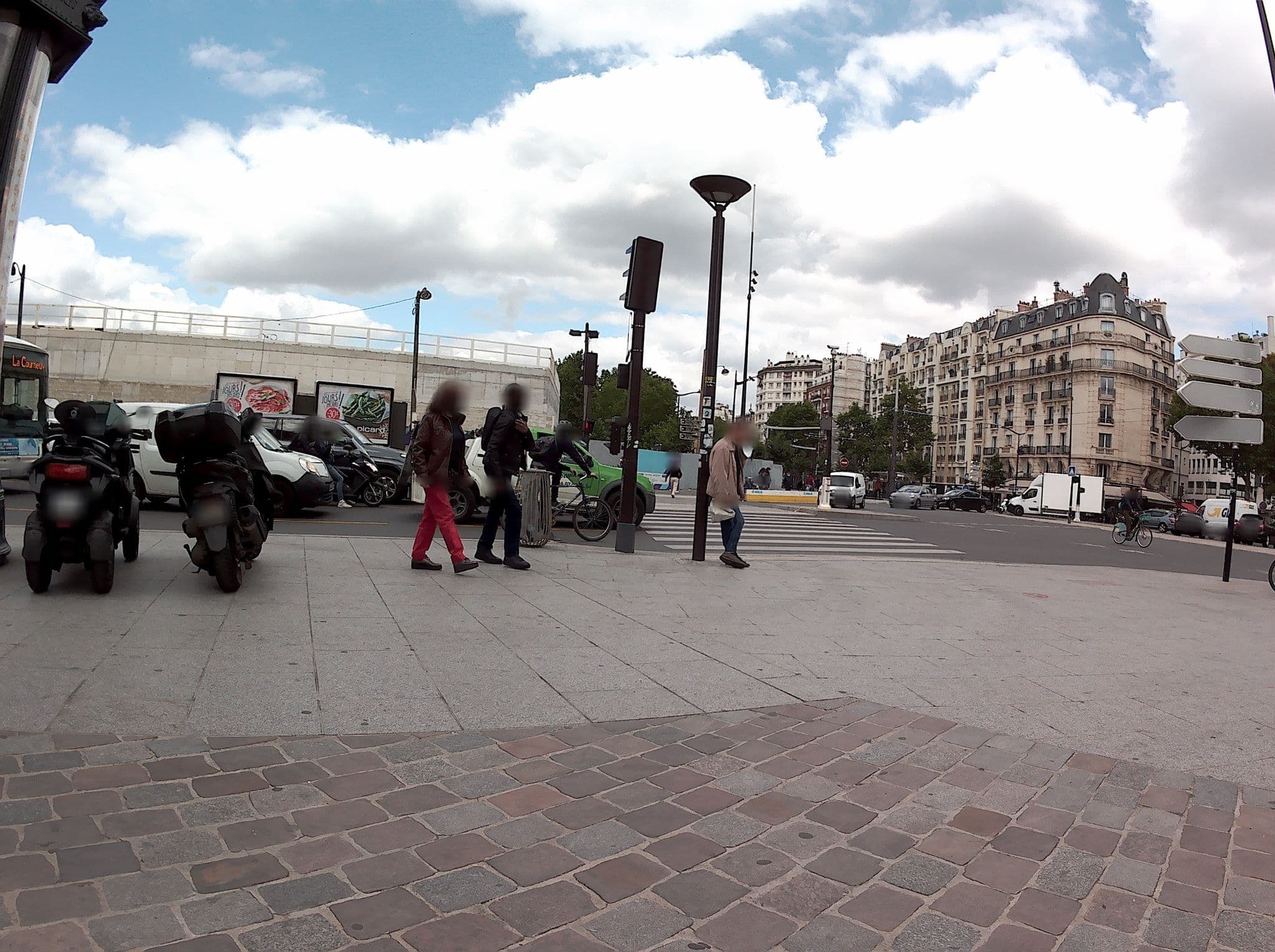 Street view near Hôtel Restaurant Campanile Paris XVII, Clichy — © patman (CC BY-SA · Mapillary)