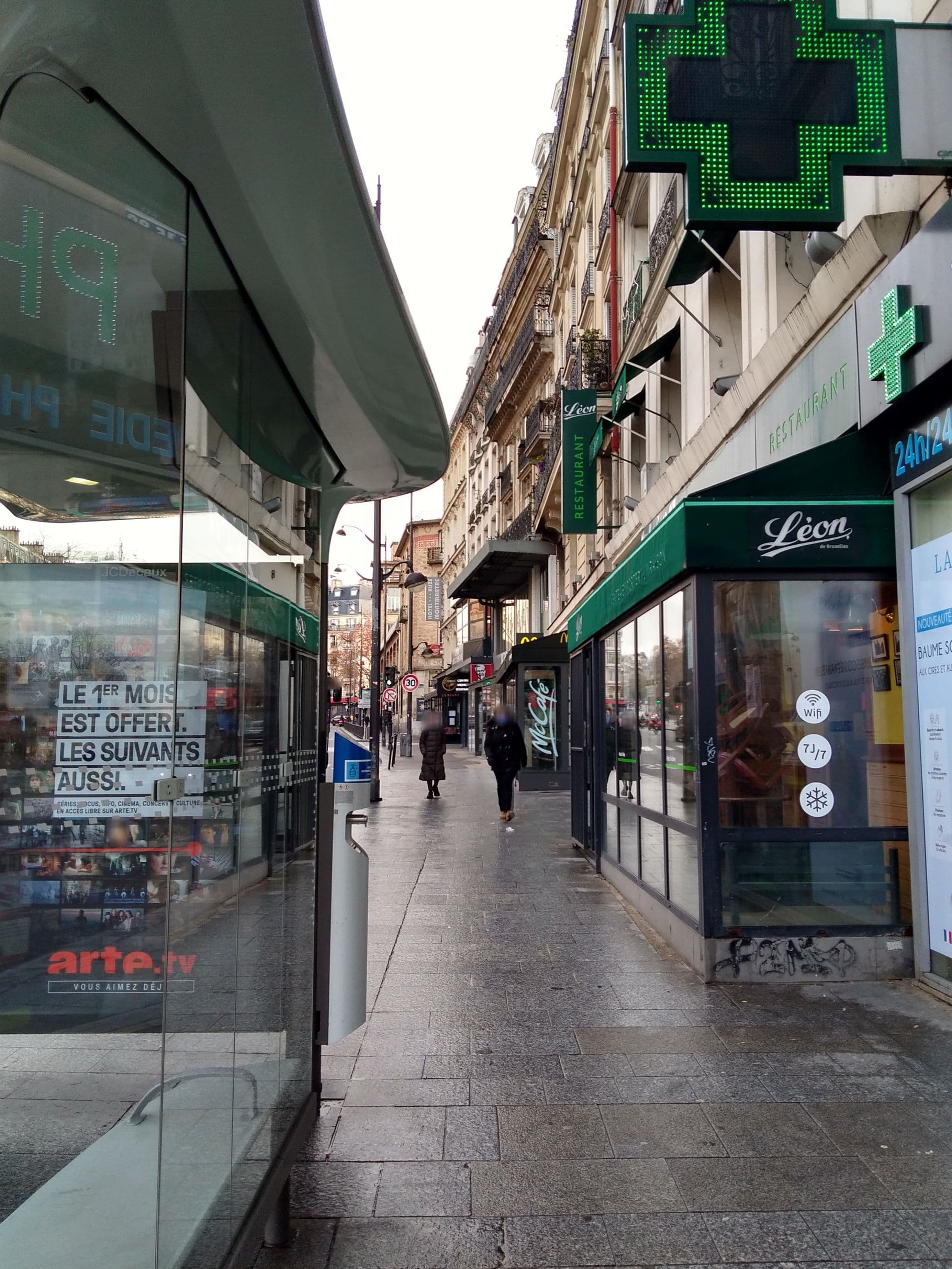 Street view near Best Western Alizée Montmartre, Paris 17 Batignolles-Monceau — © nlehuby (CC BY-SA · Mapillary)