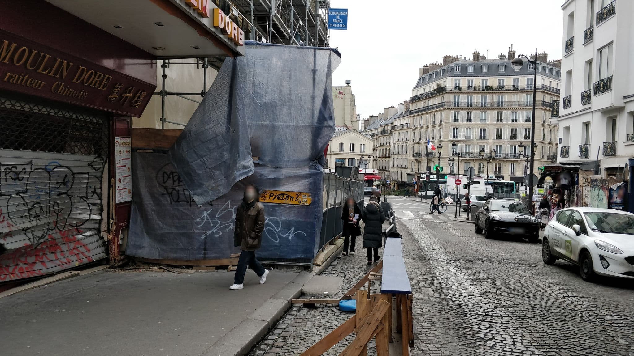 Street view near Hôtel Du BeauMont, Paris 17 Batignolles-Monceau — © overflorian (CC BY-SA · Mapillary)