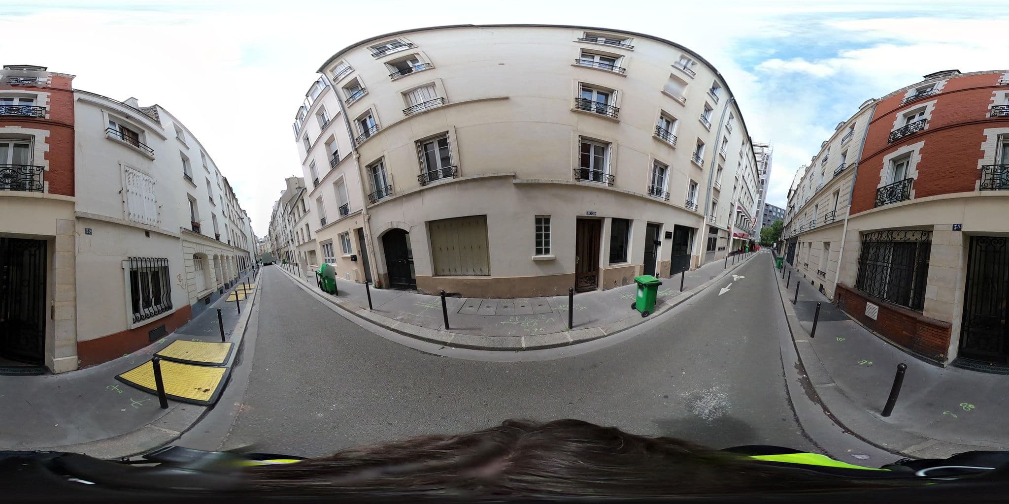 Street view near Villa Hôtel, Paris 17 Batignolles-Monceau — © cartocite (CC BY-SA · Mapillary)