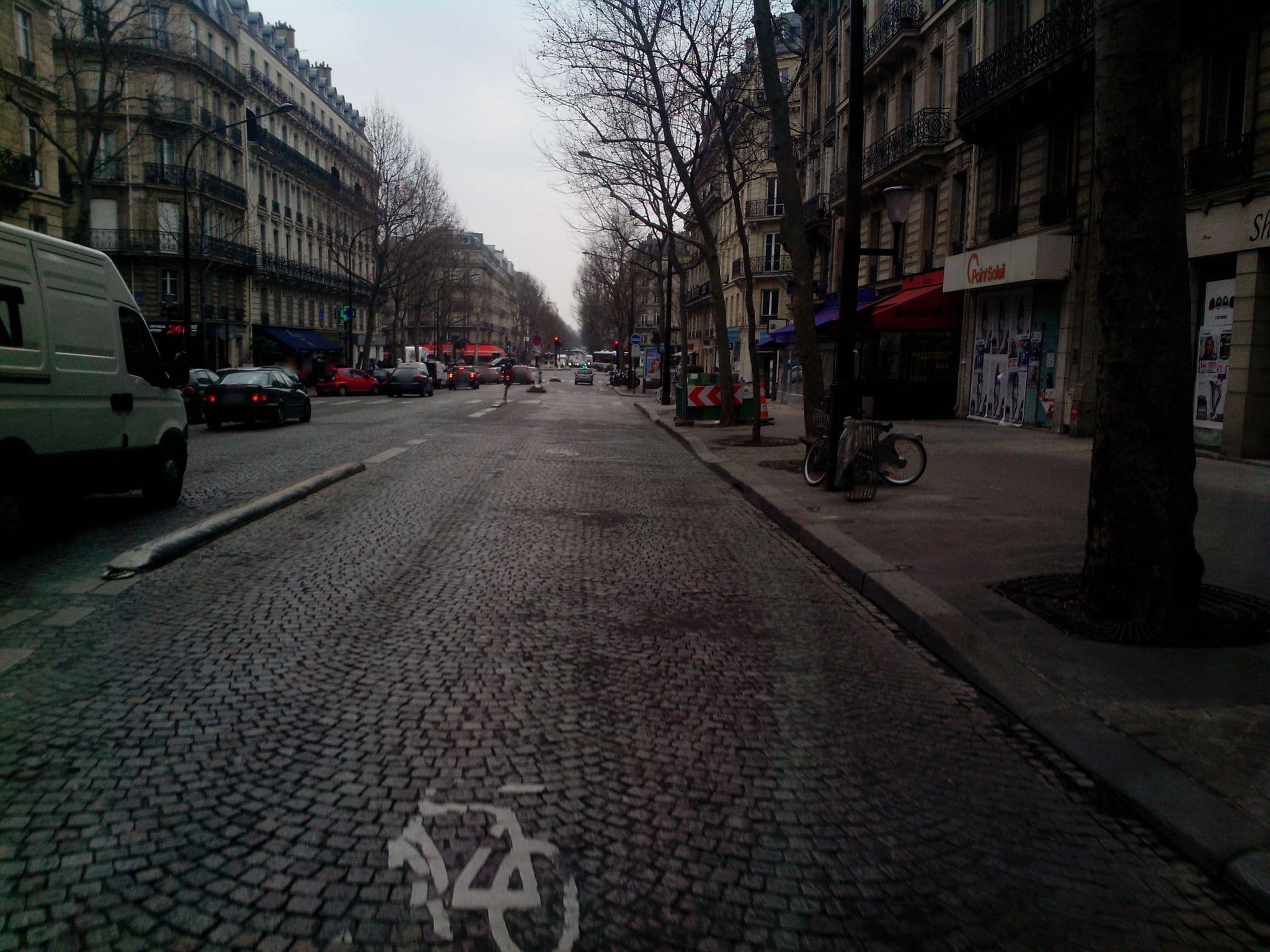 Street view near Hôtel Bowmann Paris, Paris 08 Élysée — © dhuyp (CC BY-SA · Mapillary)