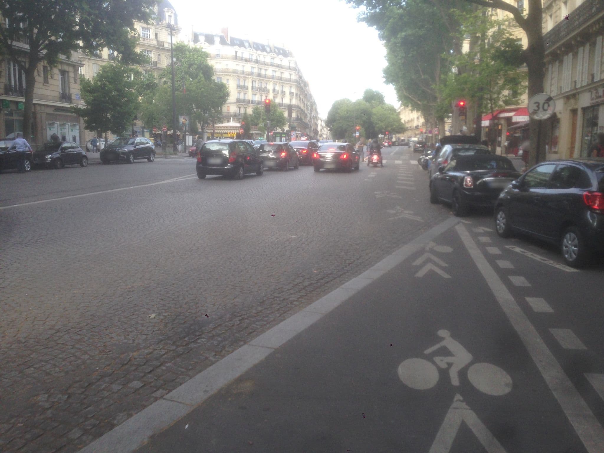 Street view near Courcelles Parc, Paris 17 Batignolles-Monceau — © cyclestreets (CC BY-SA · Mapillary)