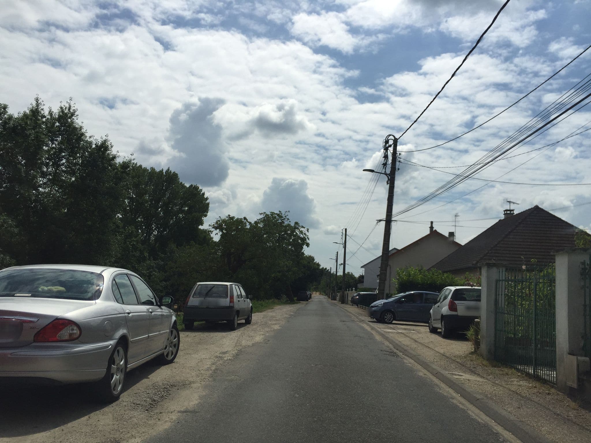 Street view near Moulins, Moulins — © zimmy (CC BY-SA · Mapillary)