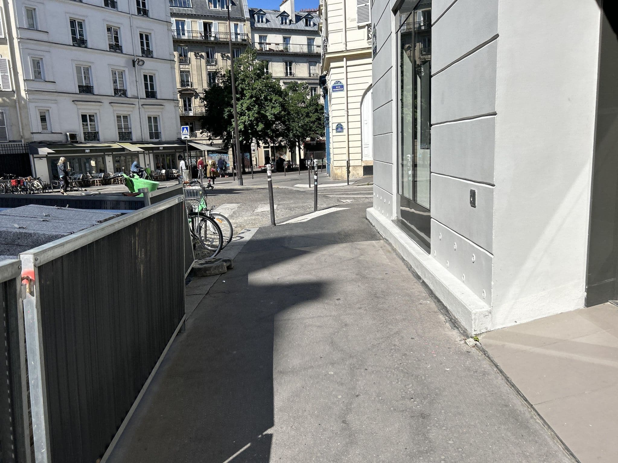 Street view near Hôtel montmartre duperré, Paris 17 Batignolles-Monceau — © railorama (CC BY-SA · Mapillary)