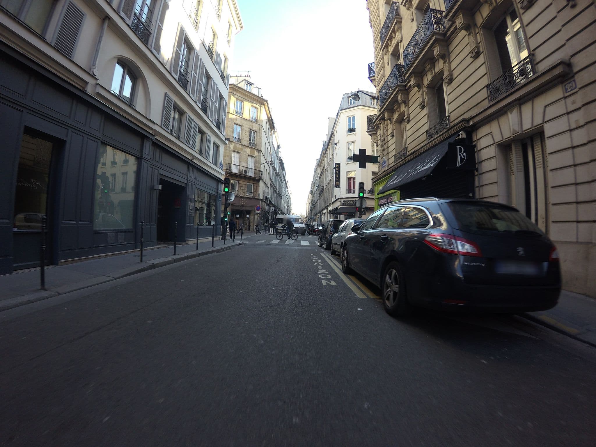 Street view near Holiday Inn Garden Court Paris-Elysées LB Hotinvest Franchisé indépendant, Paris 08 Élysée — © laurentlouf (CC BY-SA · Mapillary)